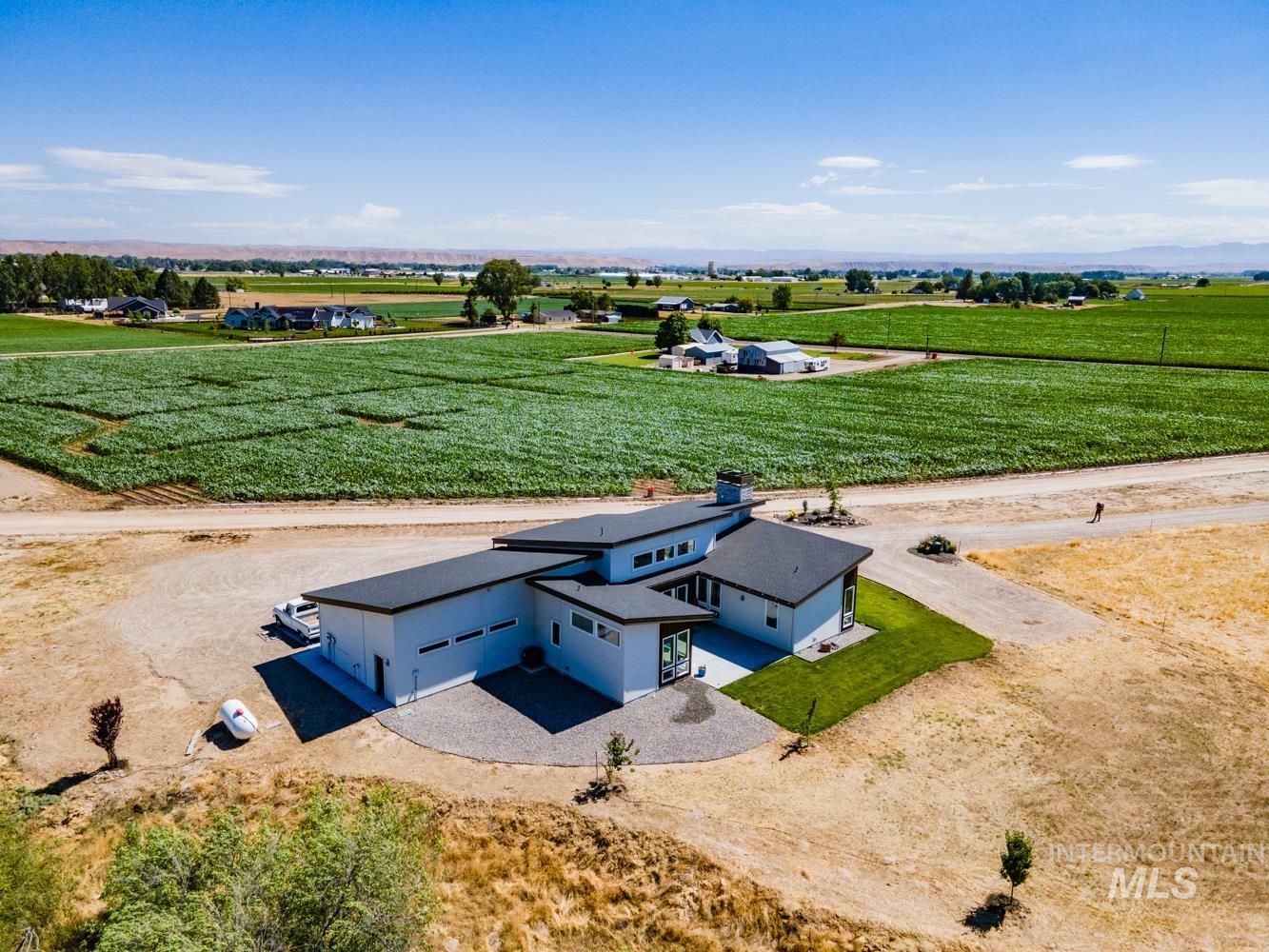 6657 S Whitley Dr, Fruitland, Idaho 83619, 4 Bedrooms, 2.5 Bathrooms, Residential For Sale, Price $765,000,MLS 98923936