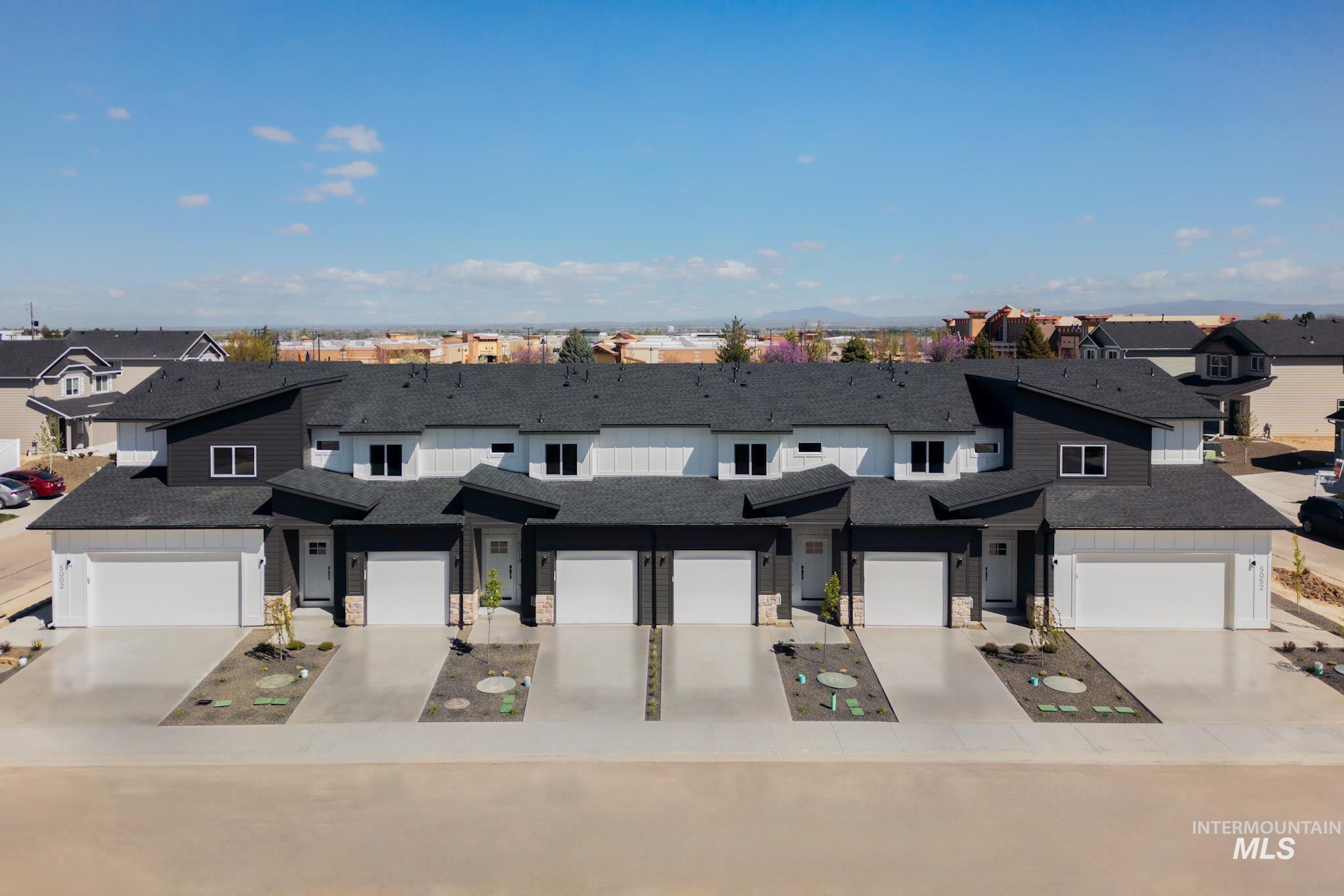 5014 E Hagadorn Ln., Nampa, Idaho 83687, 2 Bedrooms, 2.5 Bathrooms, Residential Income For Sale, Price $1,400,000, 98923973