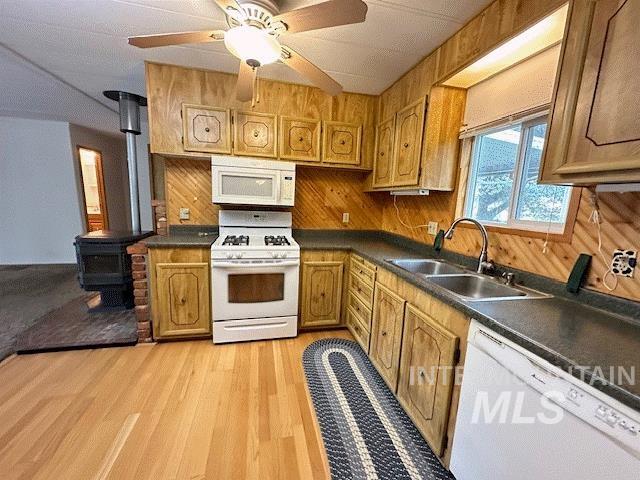 3336 E HWY 8 #1, Moscow, Idaho 83871, 2 Bedrooms, 2 Bathrooms, Residential For Sale, Price $119,500, 98924057