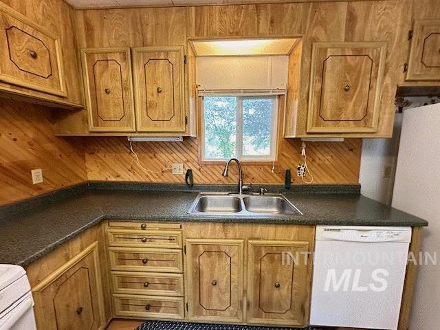 3336 E HWY 8 #1, Moscow, Idaho 83871, 2 Bedrooms, 2 Bathrooms, Residential For Sale, Price $119,500, 98924057