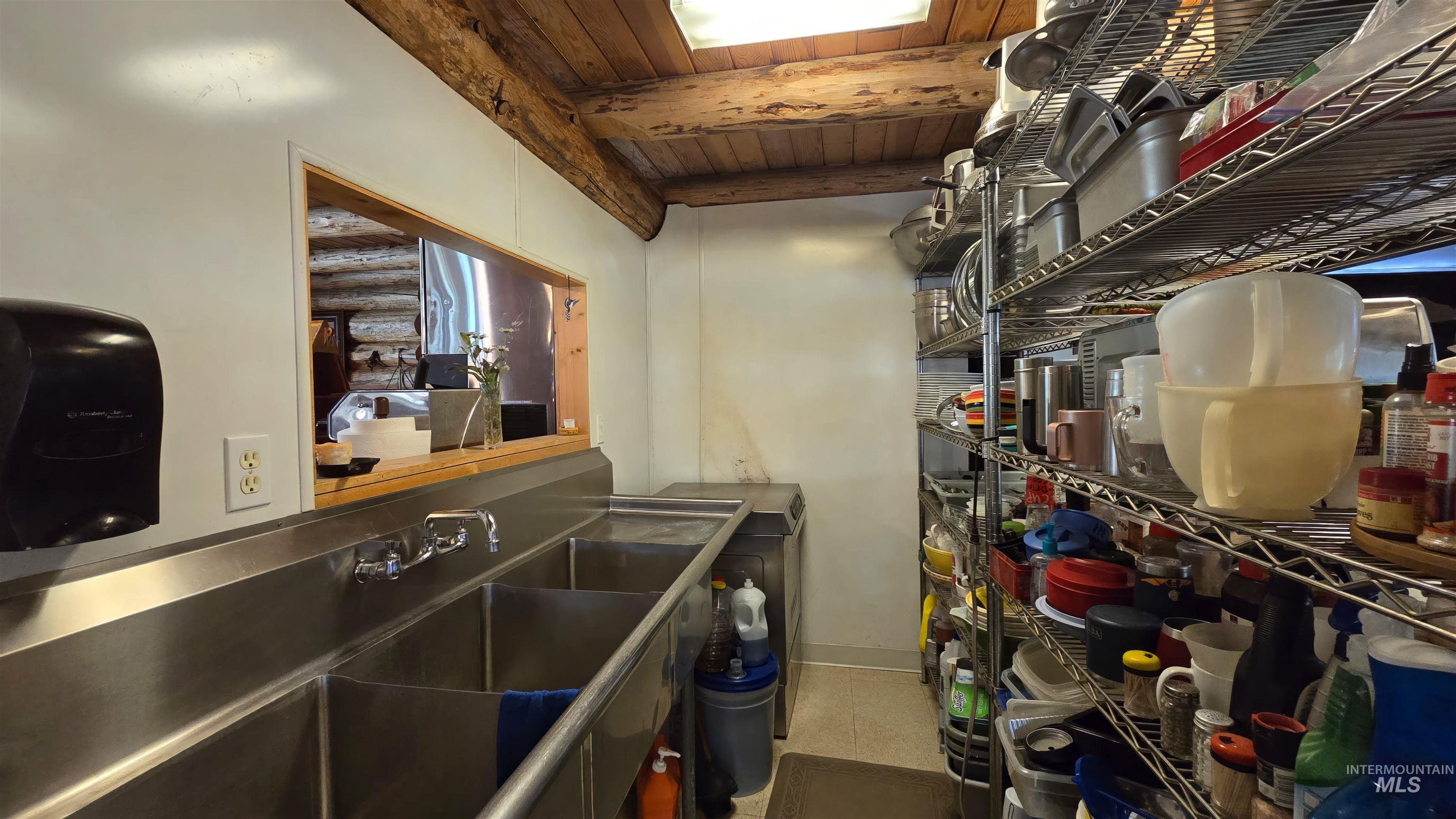 2742 Dixie Road, Dixie, Idaho 83525, 9 Bedrooms, 5 Bathrooms, Residential For Sale, Price $1,199,000, 98924058