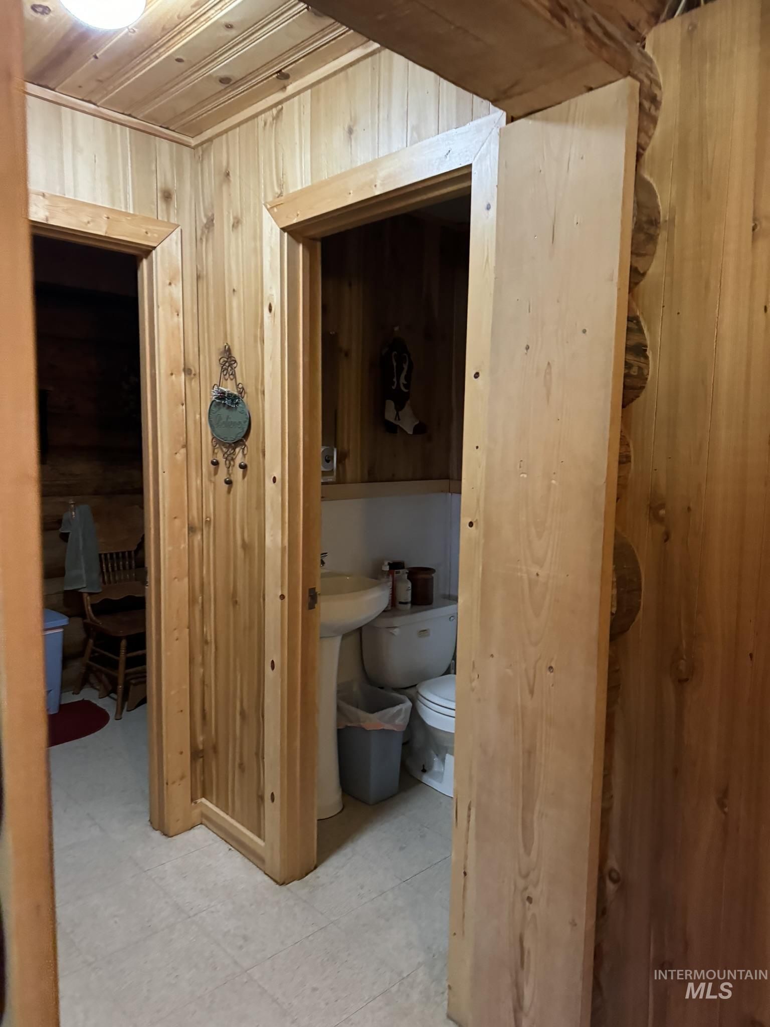 2742 Dixie Road, Dixie, Idaho 83525, 9 Bedrooms, 5 Bathrooms, Residential For Sale, Price $1,199,000, 98924058