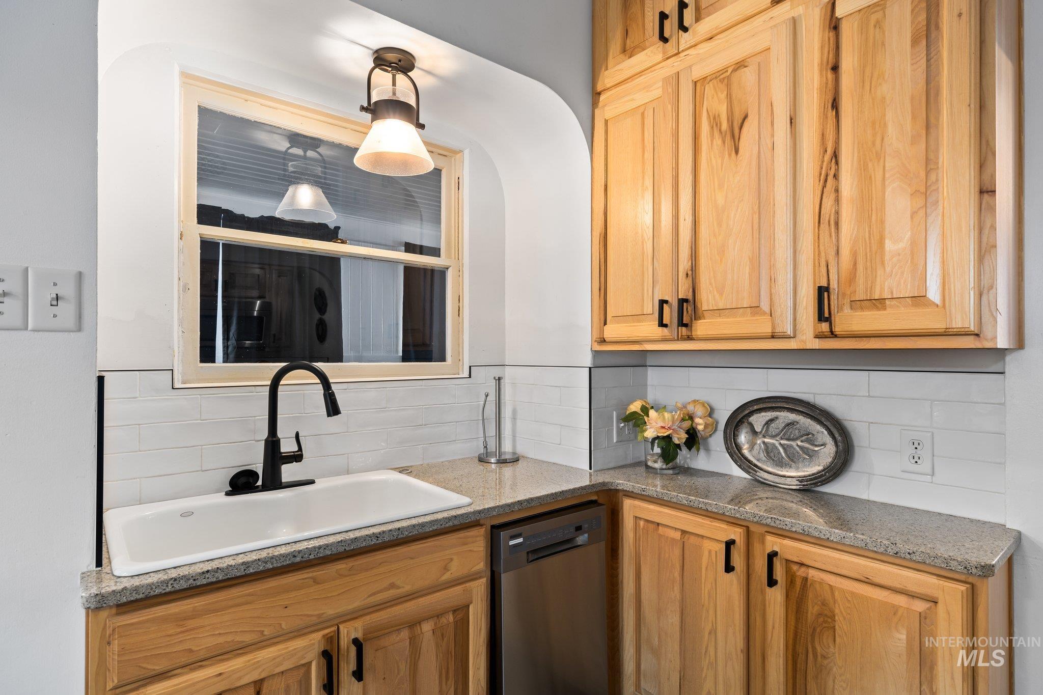 407 Ofarrell, Boise, Idaho 83702, 3 Bedrooms, 2 Bathrooms, Residential Income For Sale, Price $1,024,900, 98924100