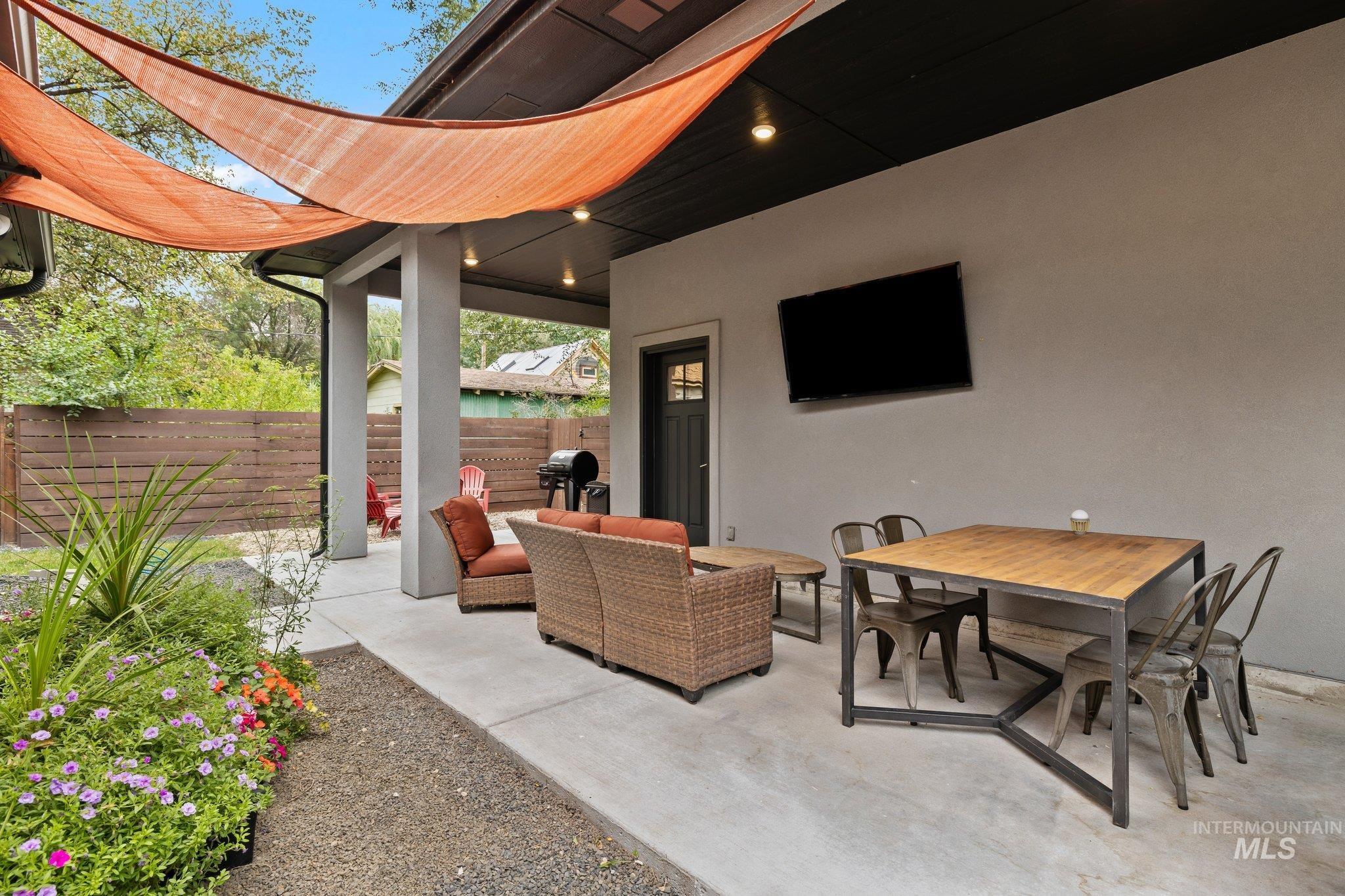 407 Ofarrell, Boise, Idaho 83702, 3 Bedrooms, 2 Bathrooms, Residential Income For Sale, Price $1,024,900, 98924100