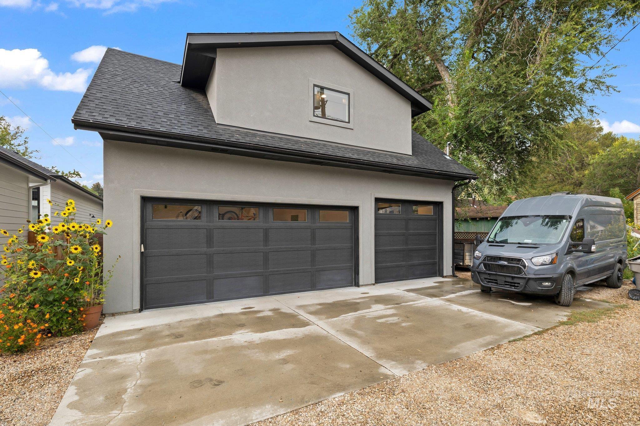 407 Ofarrell, Boise, Idaho 83702, 3 Bedrooms, 2 Bathrooms, Residential Income For Sale, Price $1,024,900, 98924100