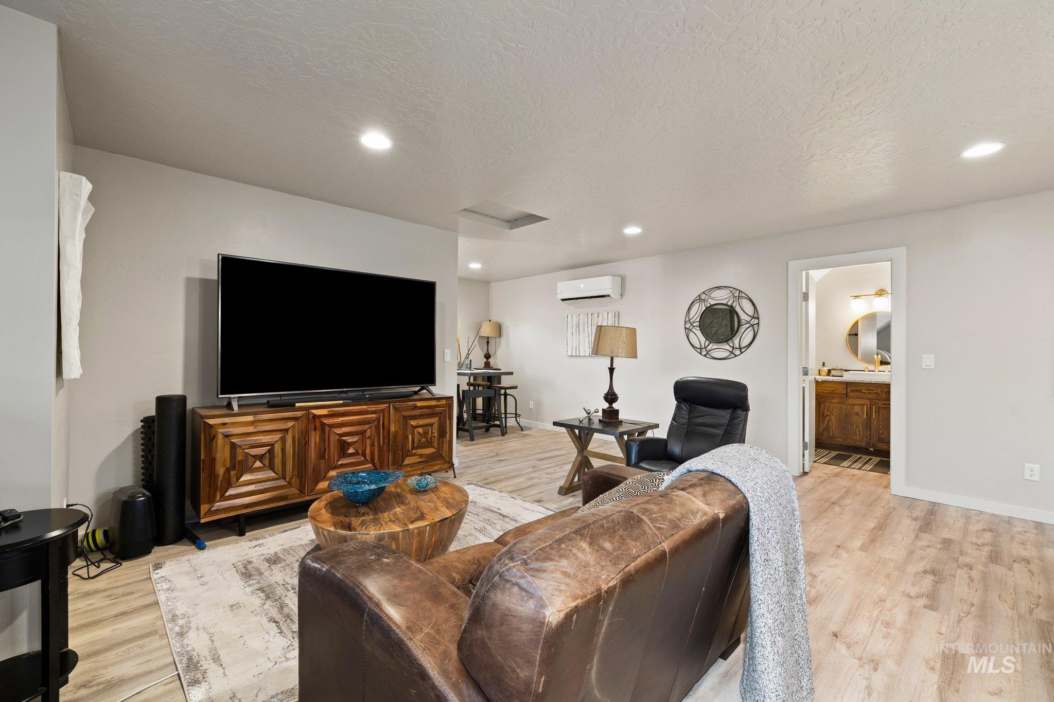 407 Ofarrell, Boise, Idaho 83702, 3 Bedrooms, 2 Bathrooms, Residential Income For Sale, Price $1,024,900, 98924100