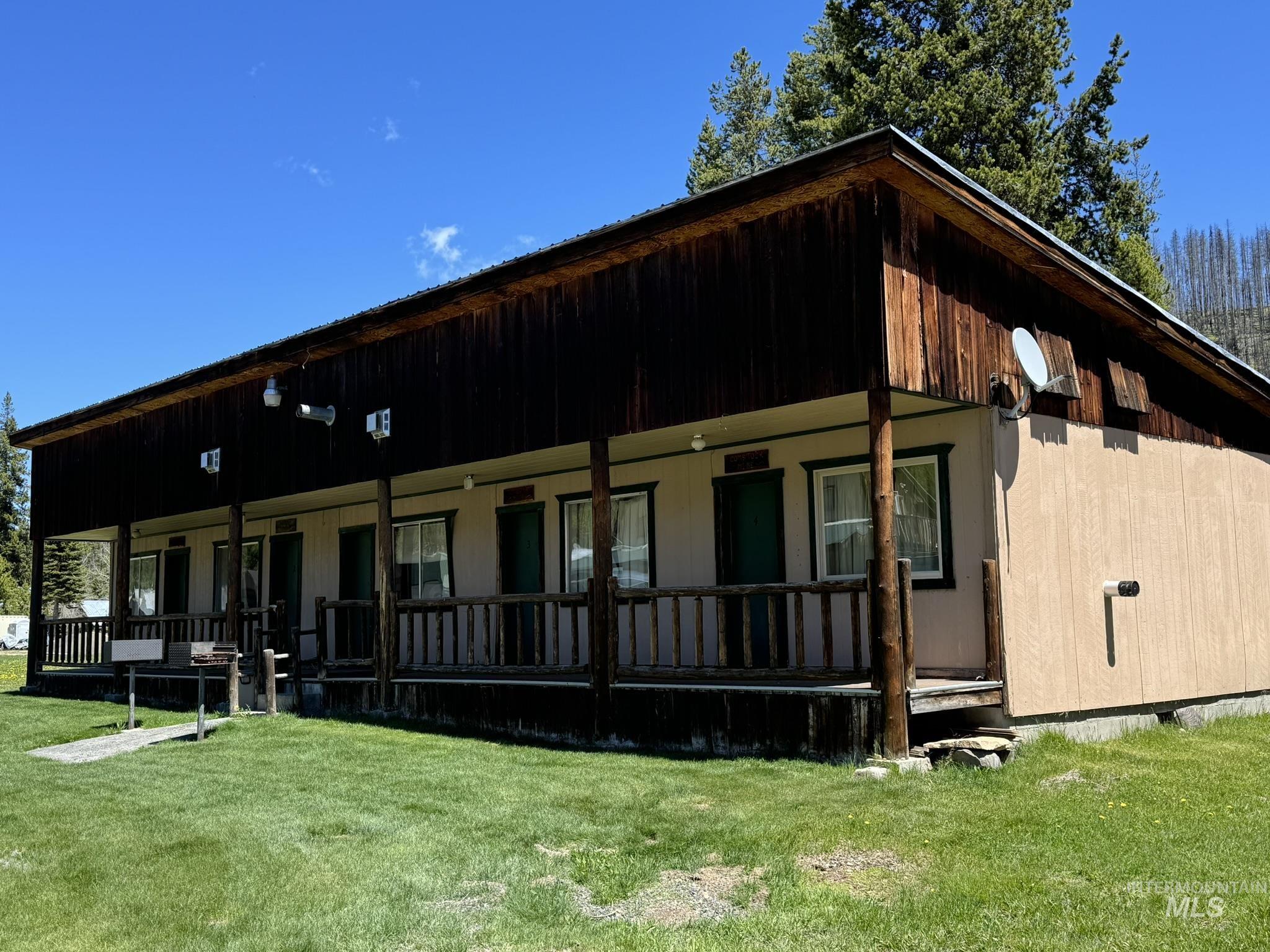 2732 & 2737 Dixie Rd, Dixie, Idaho 83525, 11 Bedrooms, 15 Rooms, Business/Commercial For Sale, Price $399,900, 98924149