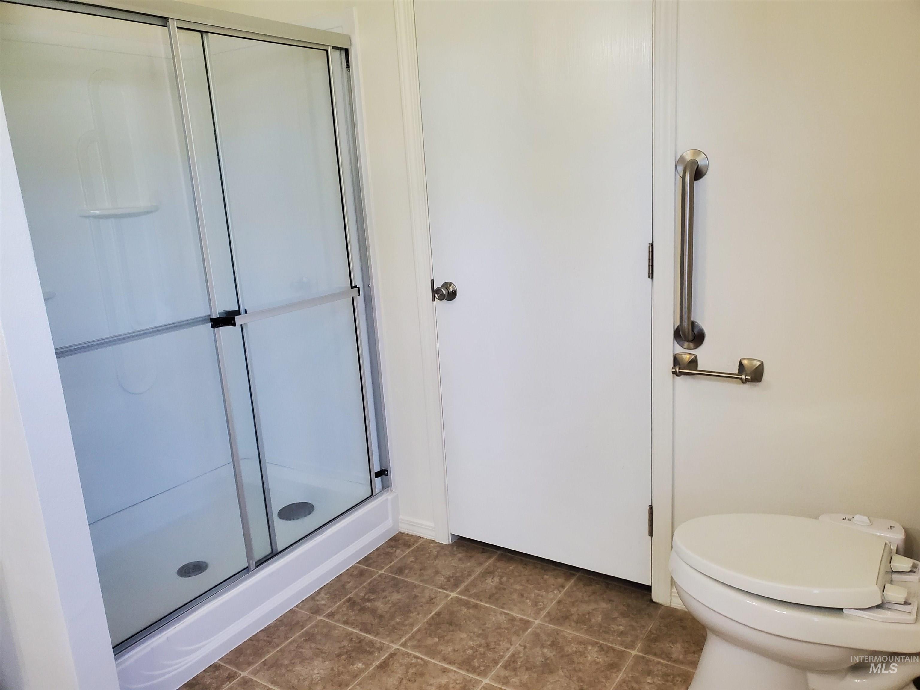 198 South Hills rd, Twin Falls, Idaho 83301-0000, 3 Bedrooms, 2 Bathrooms, Residential For Sale, Price $120,000, 98924165