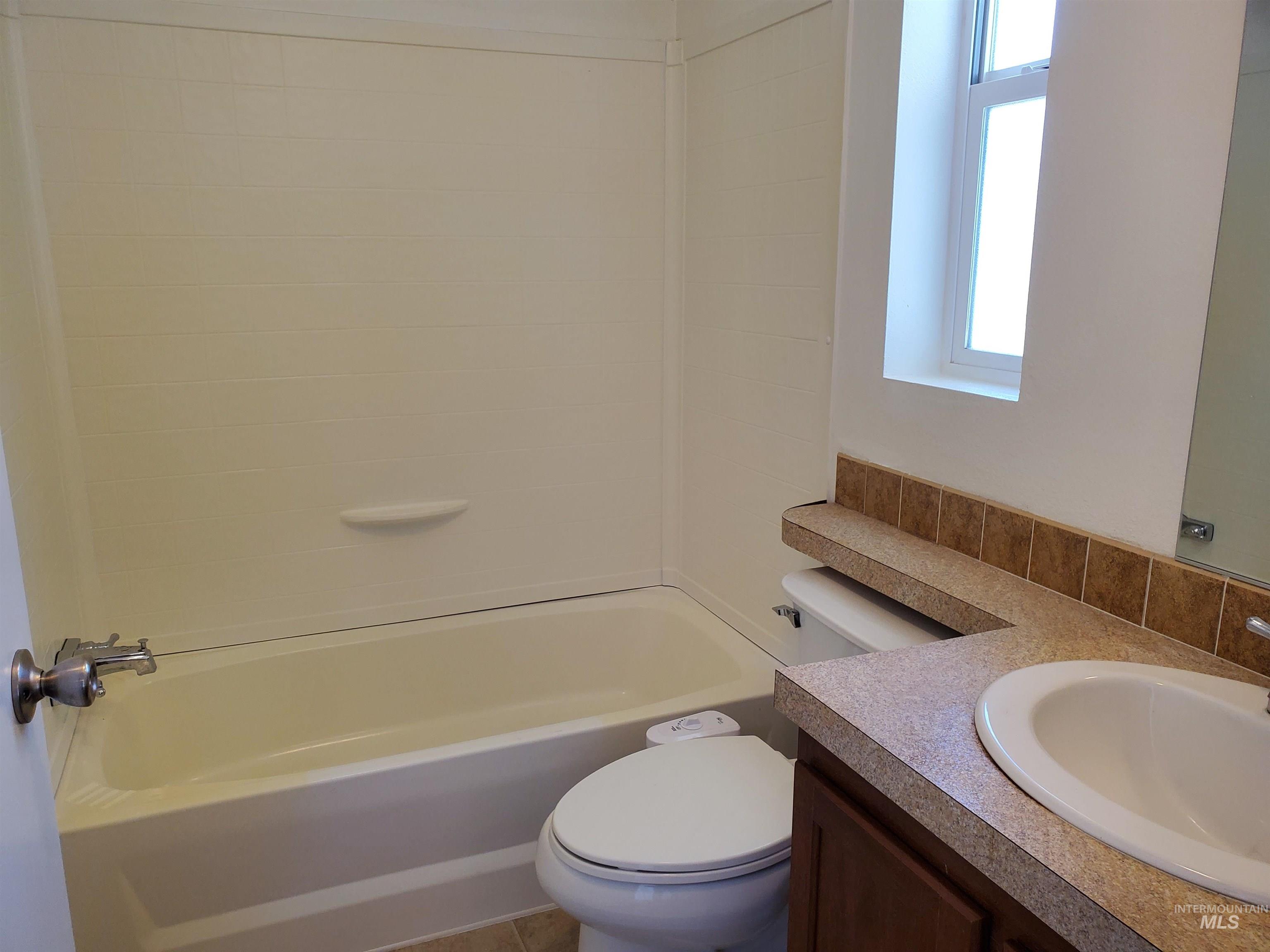 198 South Hills rd, Twin Falls, Idaho 83301-0000, 3 Bedrooms, 2 Bathrooms, Residential For Sale, Price $120,000, 98924165