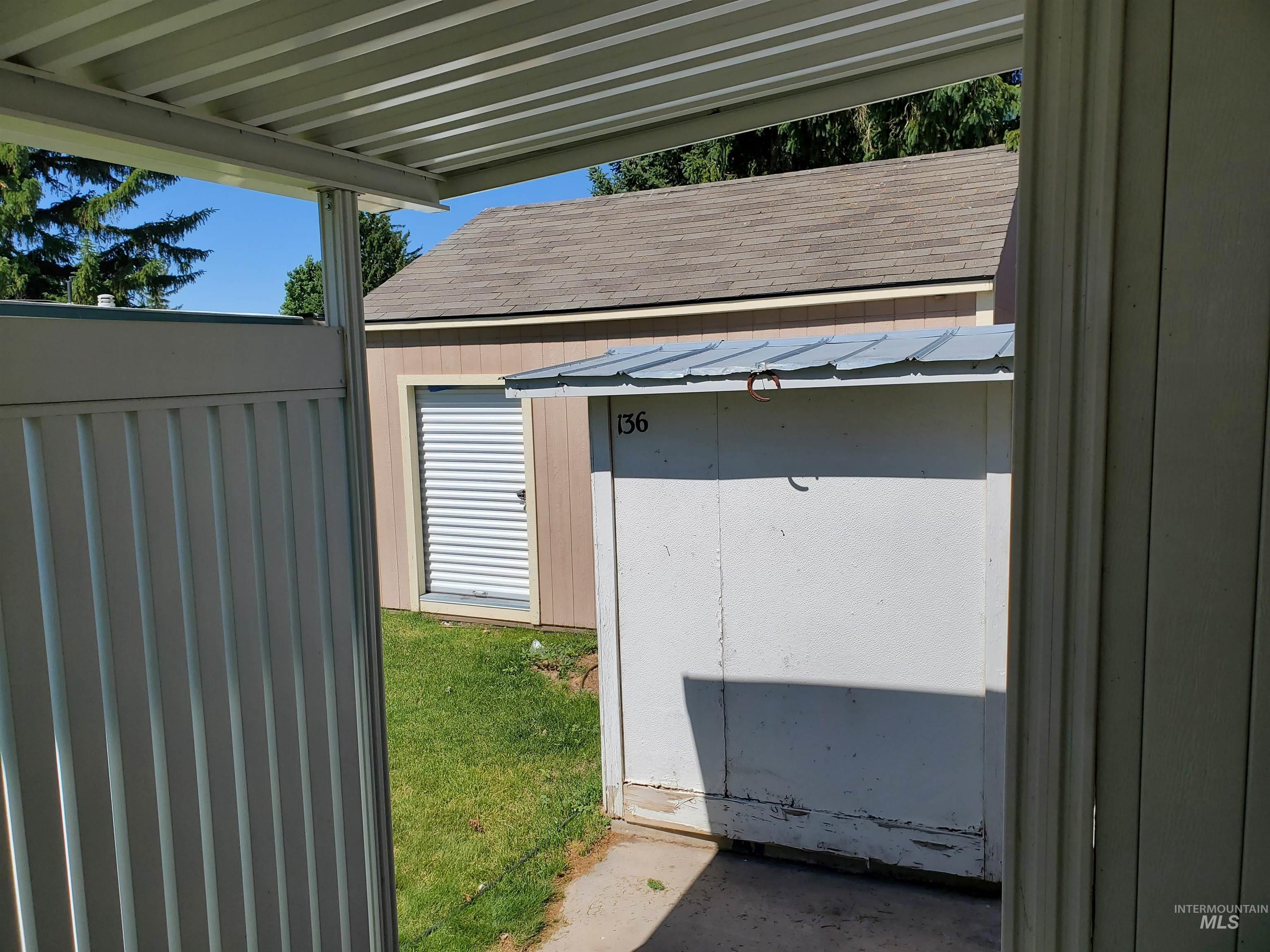 198 South Hills rd, Twin Falls, Idaho 83301-0000, 3 Bedrooms, 2 Bathrooms, Residential For Sale, Price $120,000, 98924165
