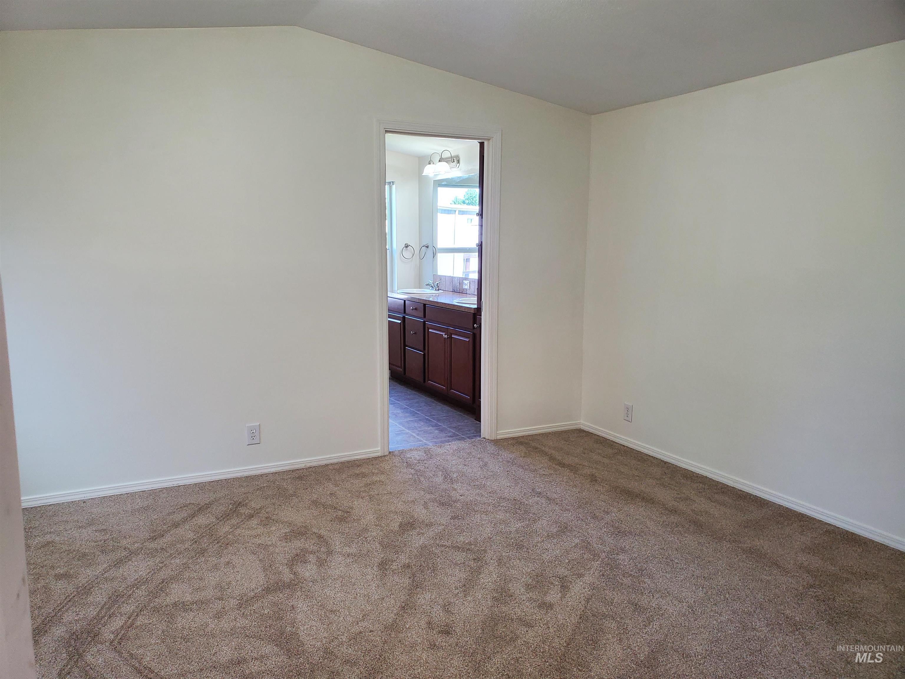 198 South Hills rd, Twin Falls, Idaho 83301-0000, 3 Bedrooms, 2 Bathrooms, Residential For Sale, Price $120,000, 98924165