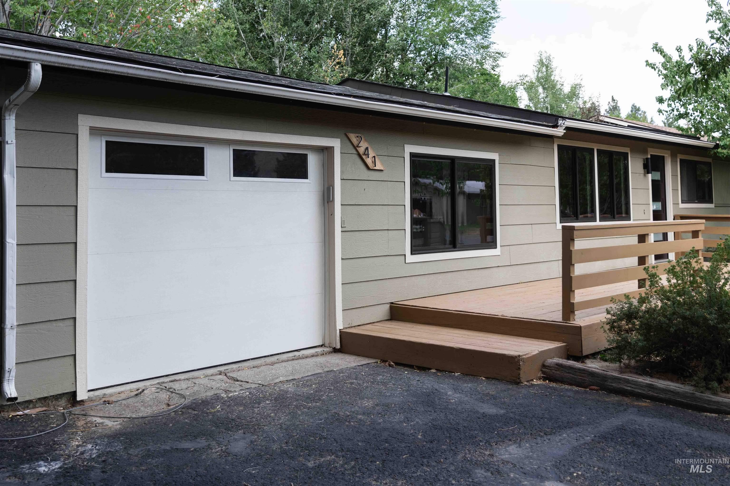 241 Pocahontas Dr, Hailey, Idaho 83333, 3 Bedrooms, 2 Bathrooms, Rental For Rent, Price $4,200, 98924202
