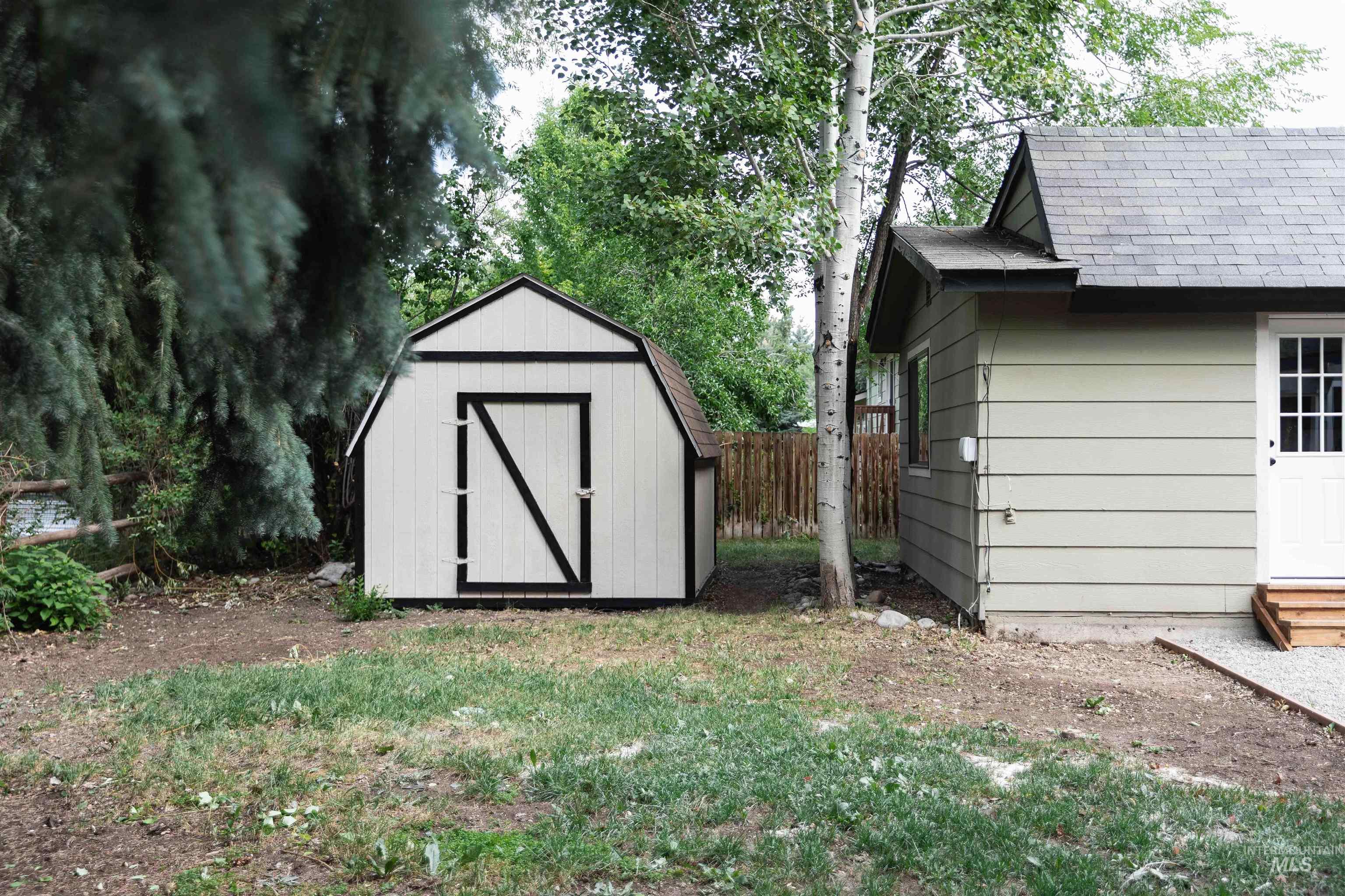241 Pocahontas Dr, Hailey, Idaho 83333, 3 Bedrooms, 2 Bathrooms, Rental For Rent, Price $4,200, 98924202