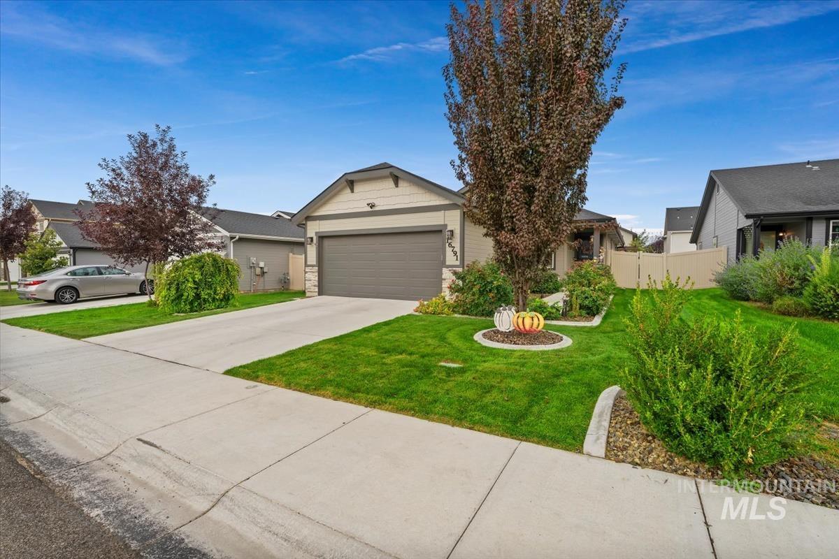 16791 N Cornwallis Way, Nampa, Idaho 83687, 3 Bedrooms, 2 Bathrooms, Residential For Sale, Price $395,000,MLS 98924205