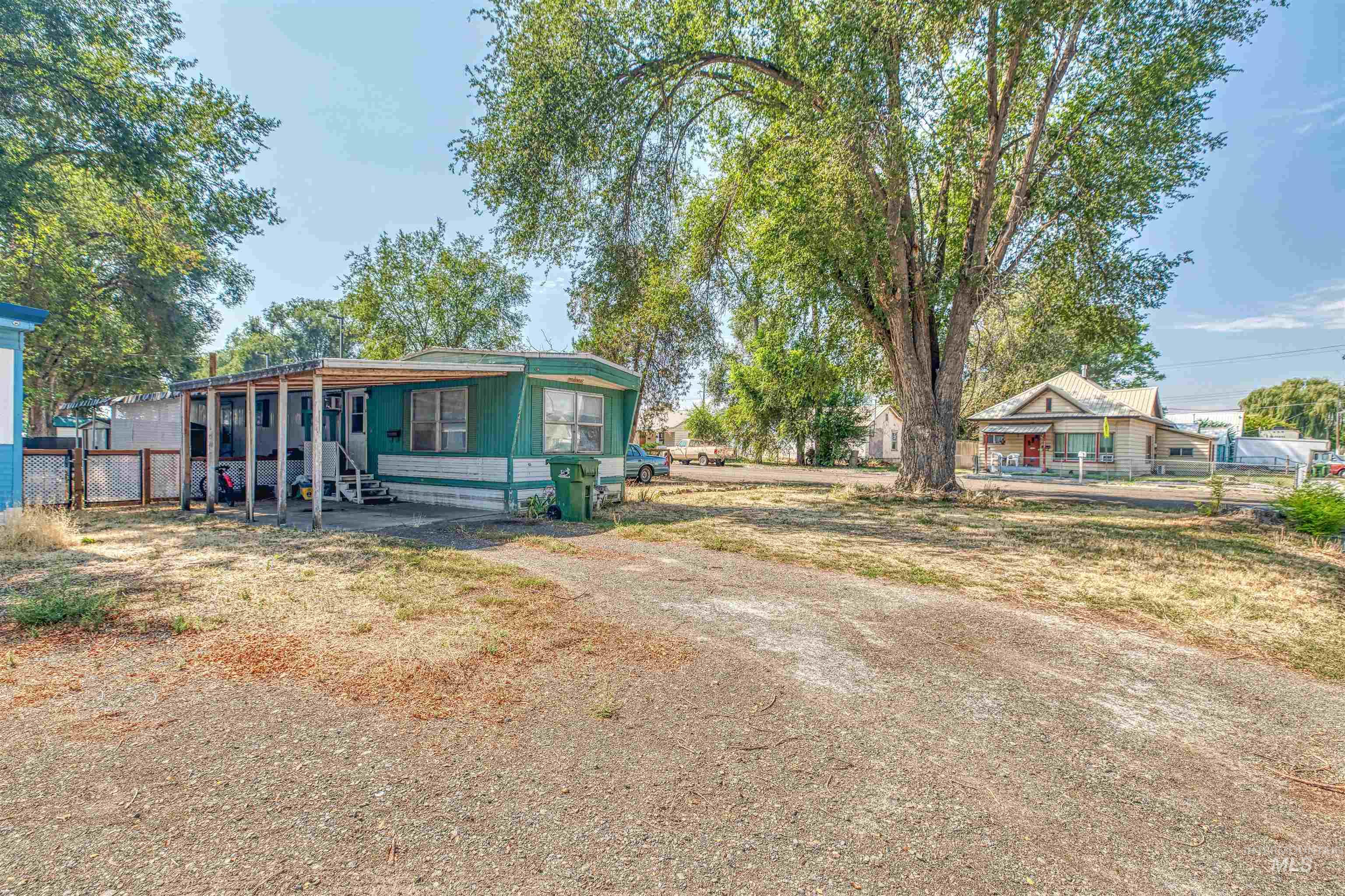 257 D St and 448 Bryant St, Vale, Oregon 97918, 5 Bedrooms, Business/Commercial For Sale, Price $175,000, 98924310