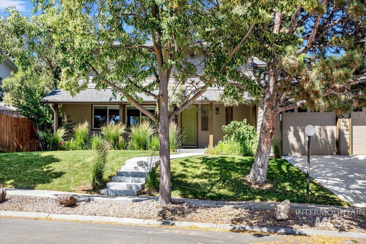 1800 E Danmor Dr., Boise, Idaho 83712, 4 Bedrooms, 2.5 Bathrooms, Residential For Sale, Price $725,000,MLS 98924312