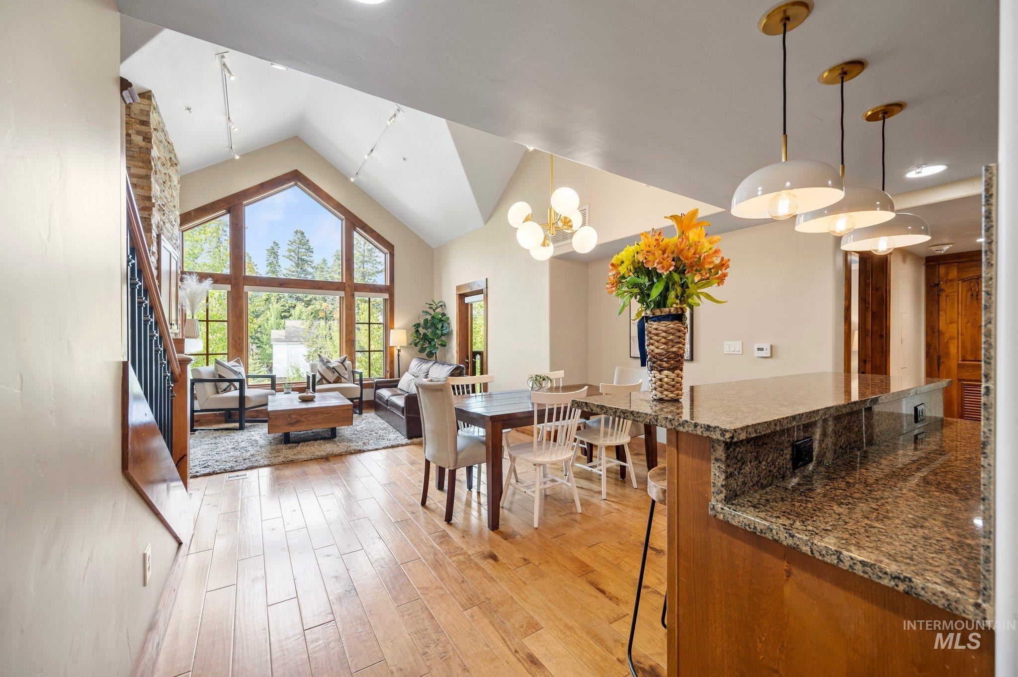 75 Arling Center Court, Donnelly, Idaho 83615, 2 Bedrooms, 2 Bathrooms, Residential For Sale, Price $995,000, 98924315