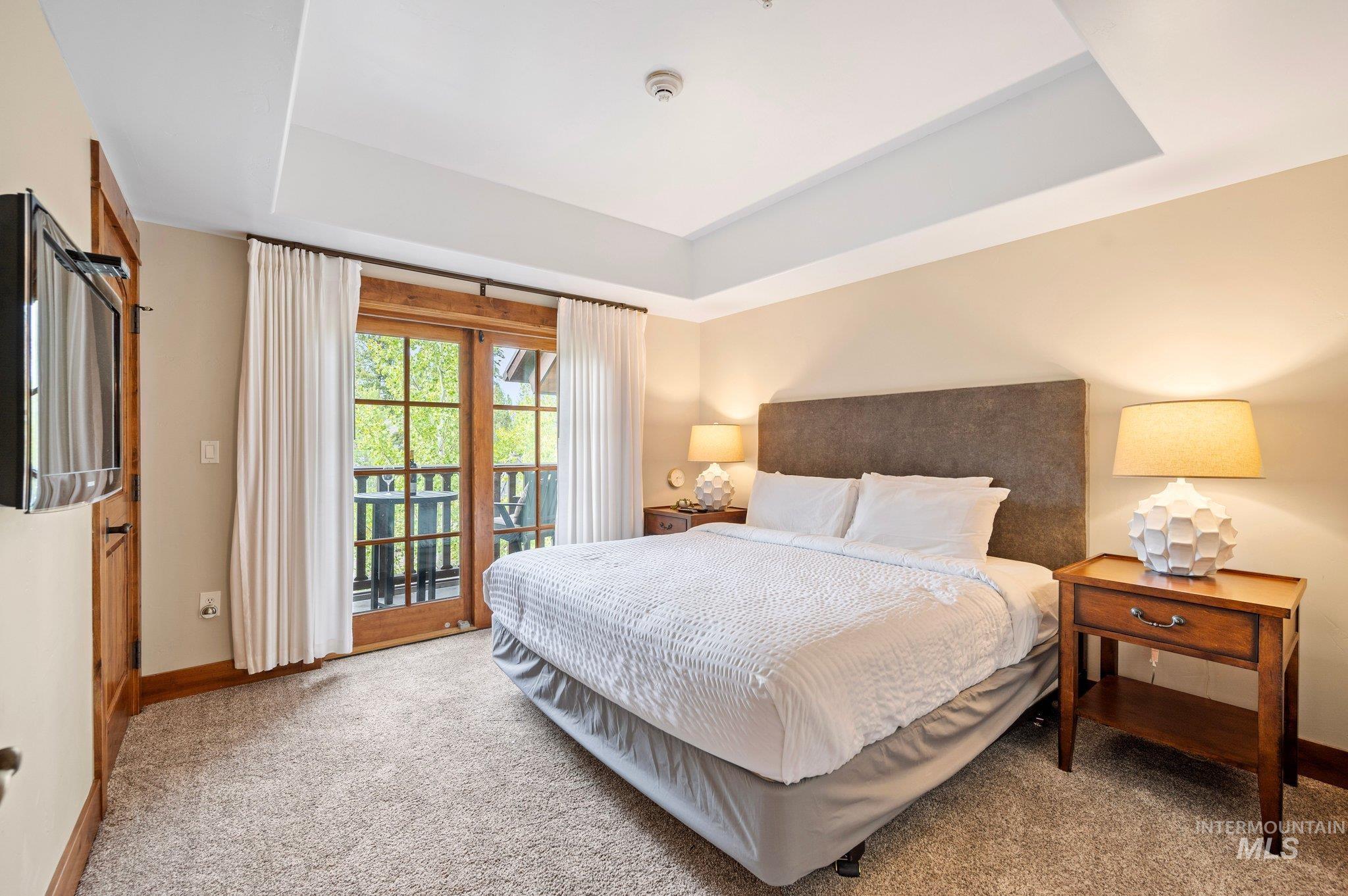 75 Arling Center Court, Donnelly, Idaho 83615, 2 Bedrooms, 2 Bathrooms, Residential For Sale, Price $995,000, 98924315