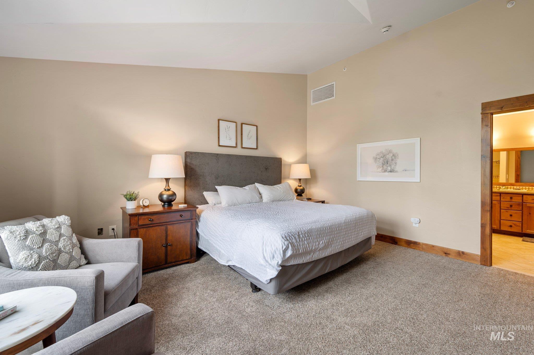 75 Arling Center Court, Donnelly, Idaho 83615, 2 Bedrooms, 2 Bathrooms, Residential For Sale, Price $995,000, 98924315