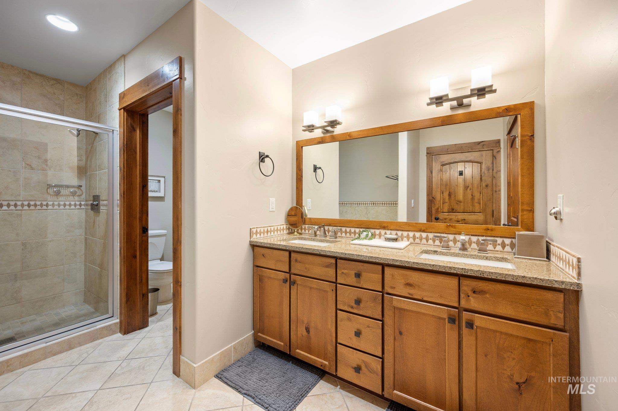 75 Arling Center Court, Donnelly, Idaho 83615, 2 Bedrooms, 2 Bathrooms, Residential For Sale, Price $995,000, 98924315