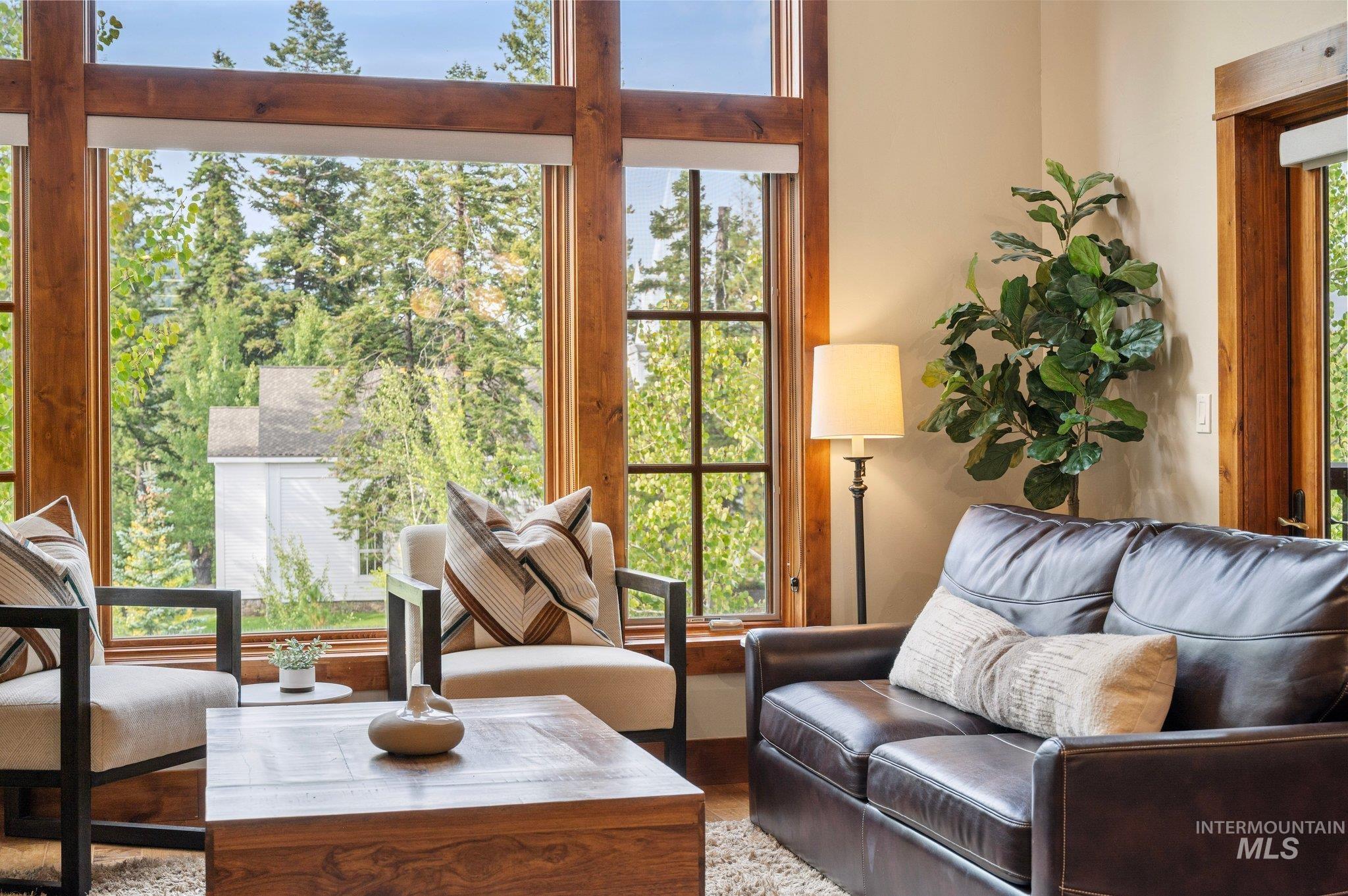 75 Arling Center Court, Donnelly, Idaho 83615, 2 Bedrooms, 2 Bathrooms, Residential For Sale, Price $995,000, 98924315