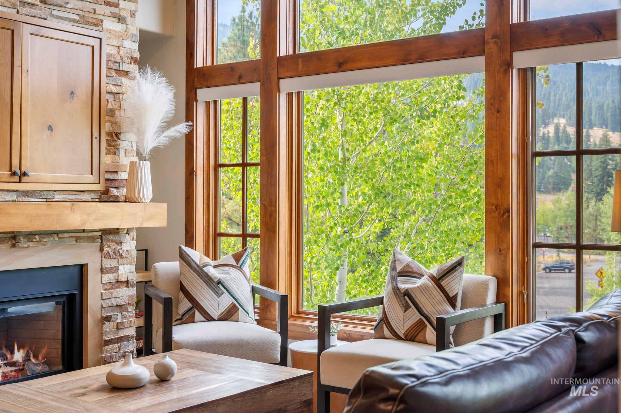 75 Arling Center Court, Donnelly, Idaho 83615, 2 Bedrooms, 2 Bathrooms, Residential For Sale, Price $995,000, 98924315