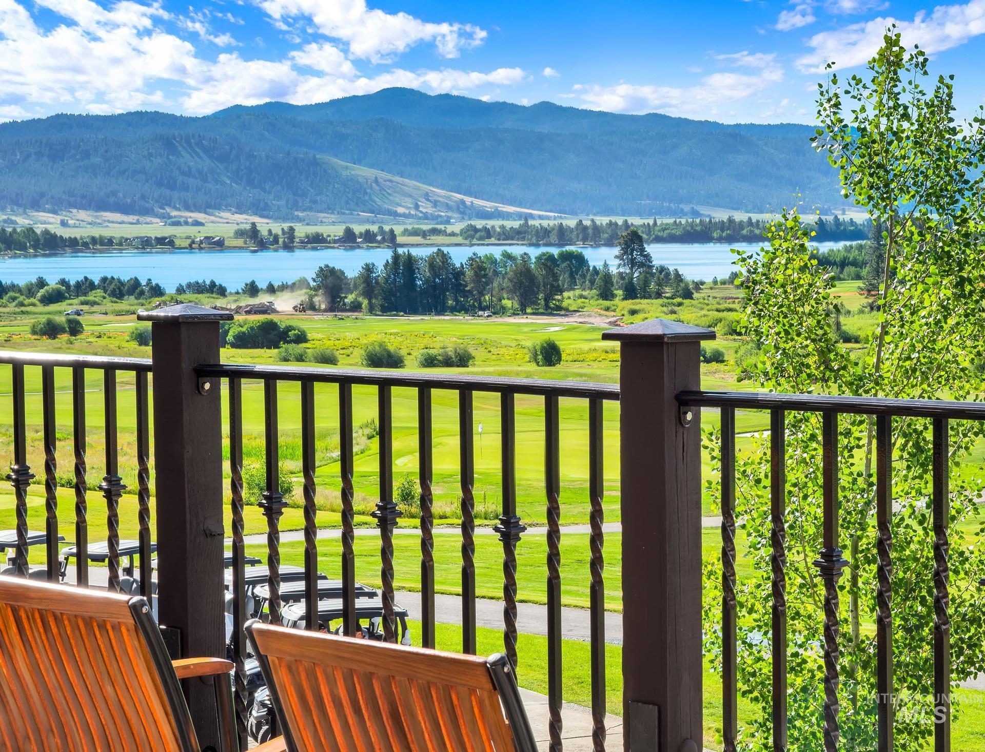 75 Arling Center Court, Donnelly, Idaho 83615, 2 Bedrooms, 2 Bathrooms, Residential For Sale, Price $995,000, 98924315