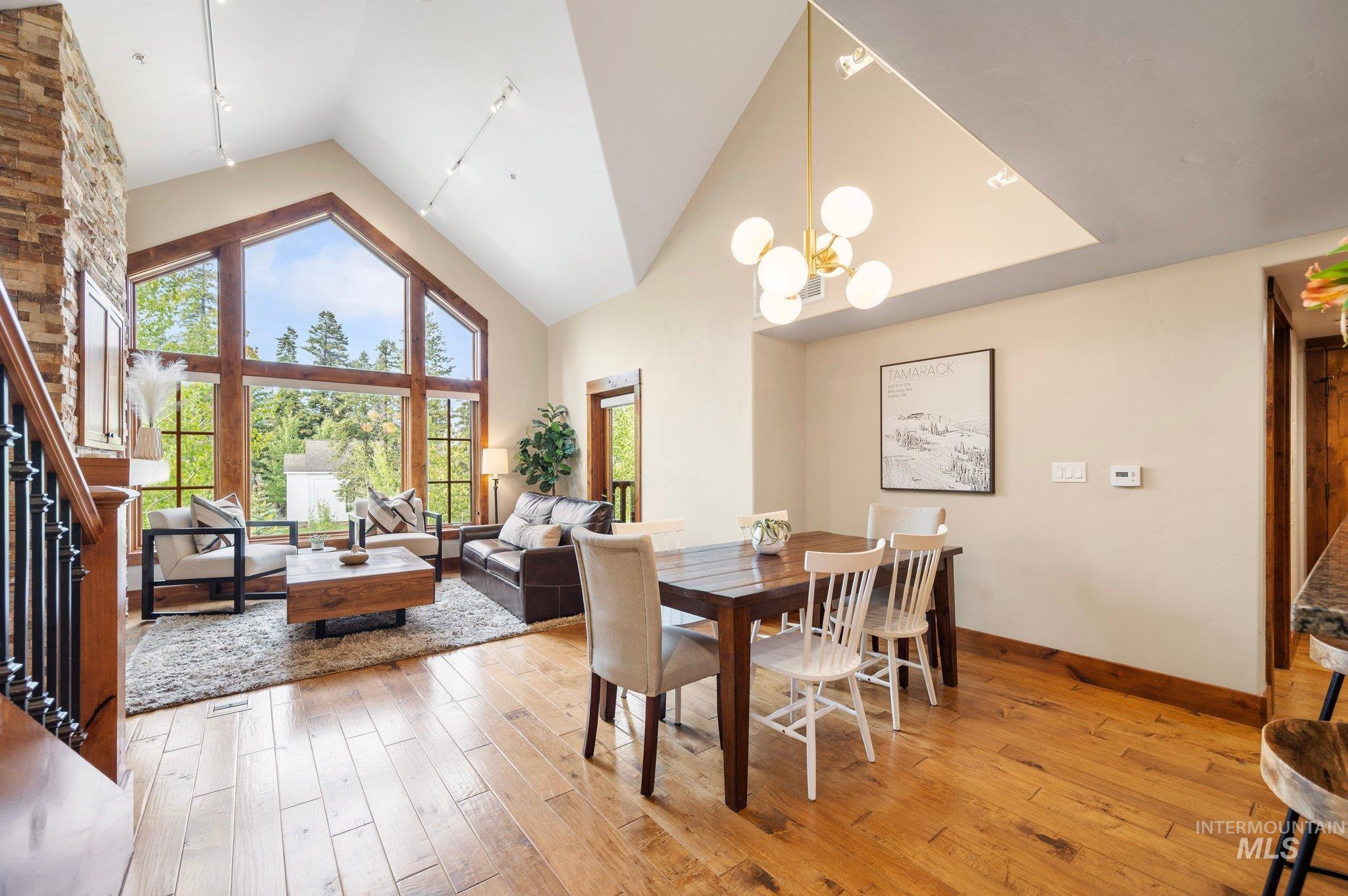 75 Arling Center Court, Donnelly, Idaho 83615, 2 Bedrooms, 2 Bathrooms, Residential For Sale, Price $995,000, 98924315