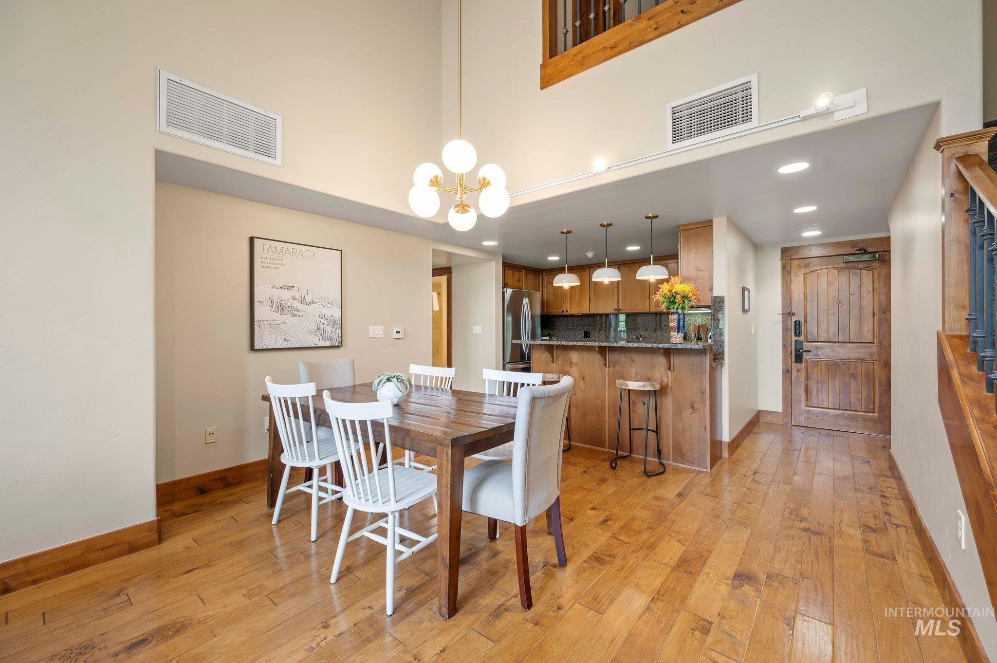 75 Arling Center Court, Donnelly, Idaho 83615, 2 Bedrooms, 2 Bathrooms, Residential For Sale, Price $995,000, 98924315