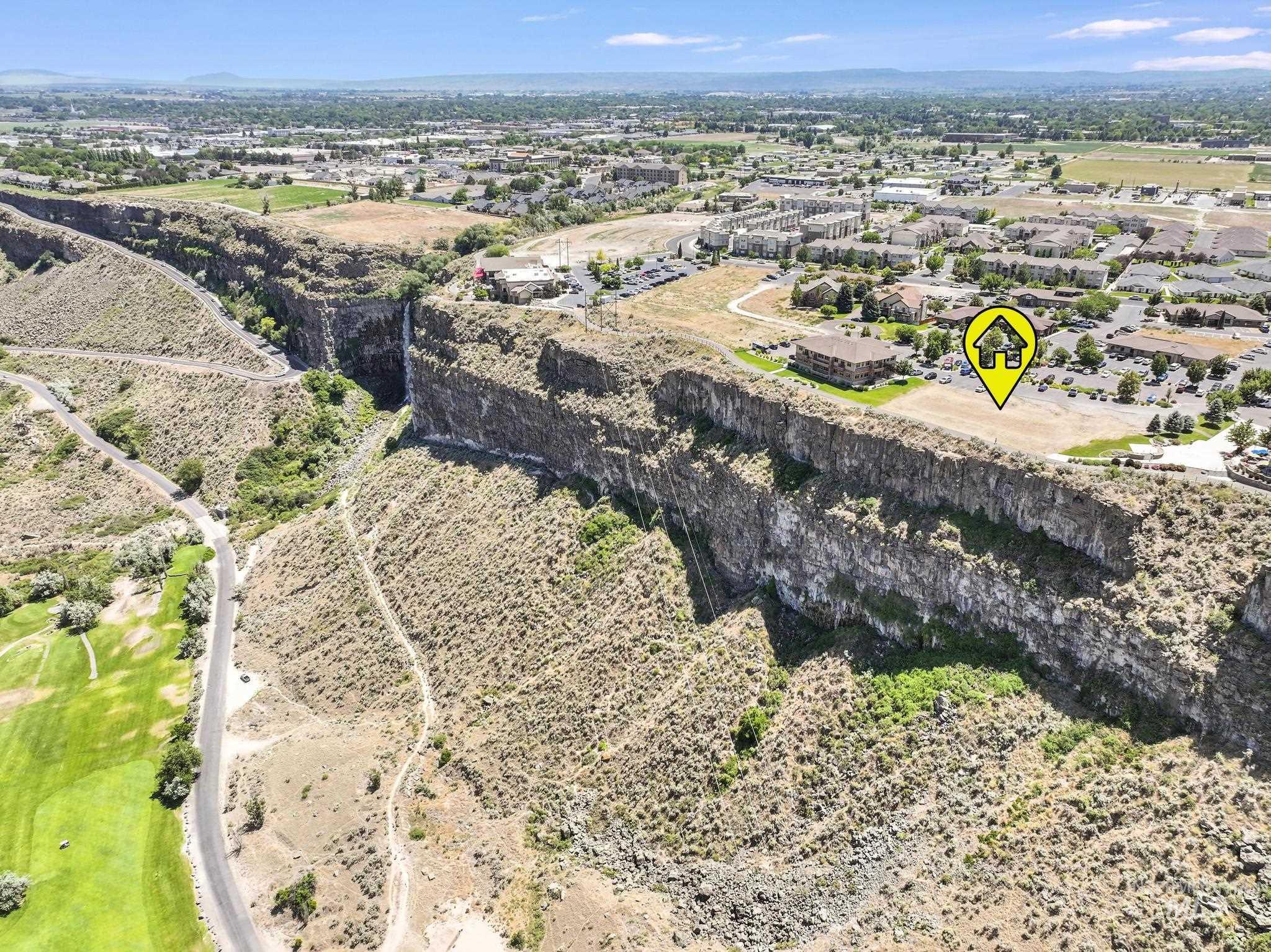 Aerial view of property and surrounding area