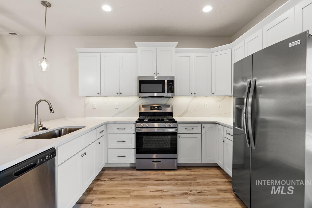 2455 Kindful, Boise, Idaho 83705, 3 Bedrooms, 2.5 Bathrooms, Residential Income For Sale, Price $849,000, 98924331