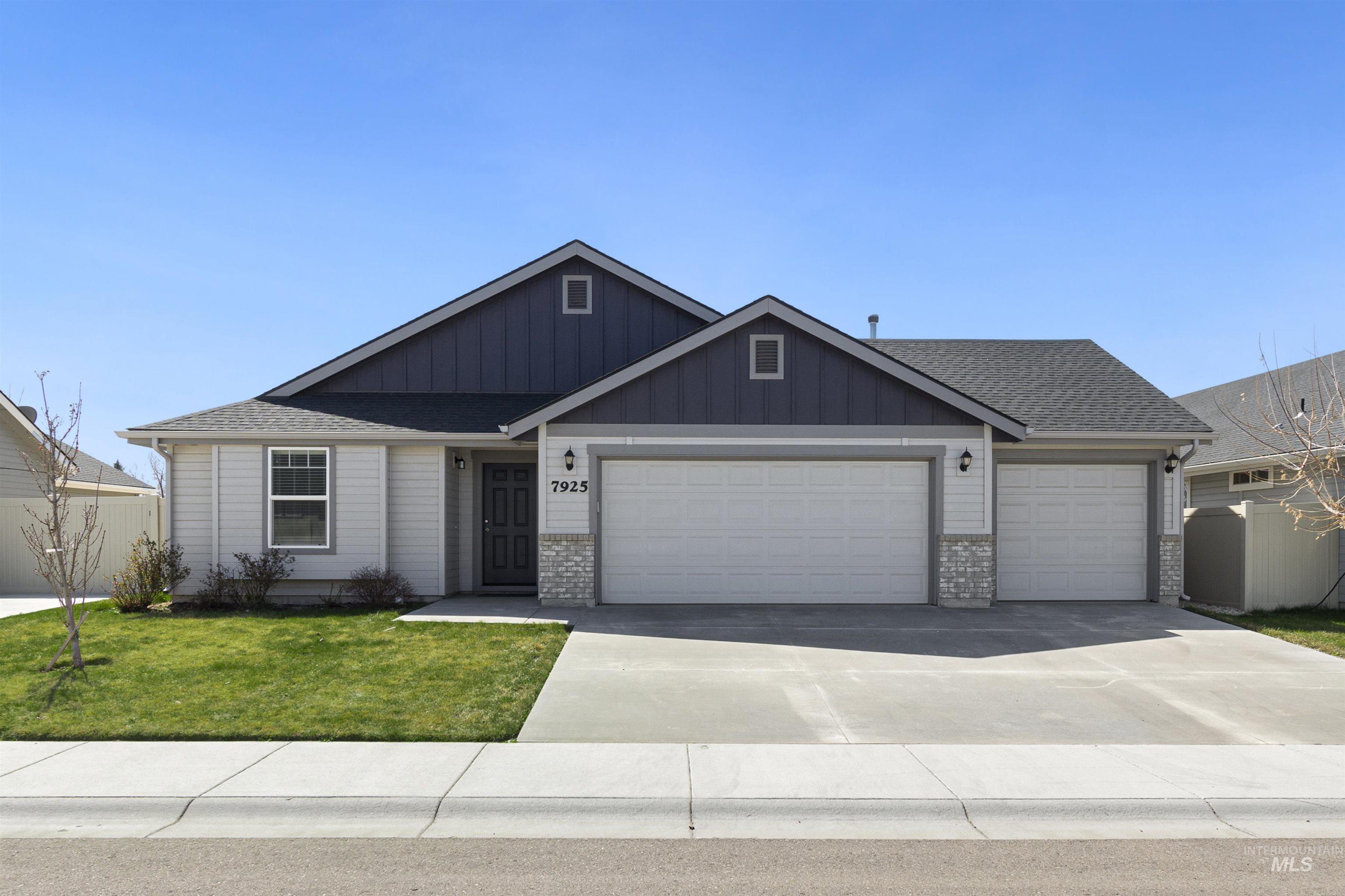 7925 E Bunker Hill St, Nampa, Idaho 83687, 3 Bedrooms, 2 Bathrooms, Residential Income For Sale, Price $414,000, 98924363