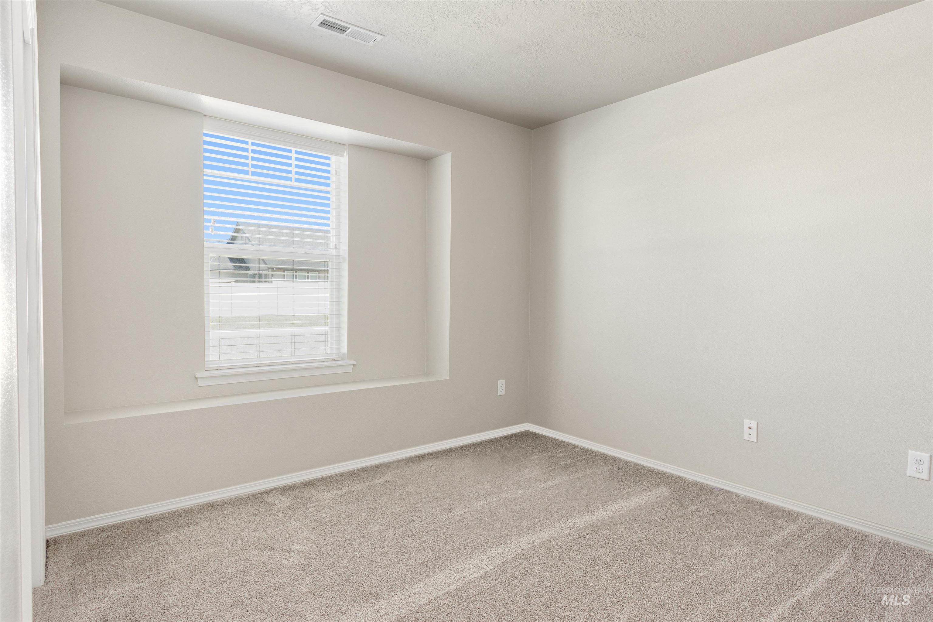 7925 E Bunker Hill St, Nampa, Idaho 83687, 3 Bedrooms, 2 Bathrooms, Residential Income For Sale, Price $414,000, 98924363