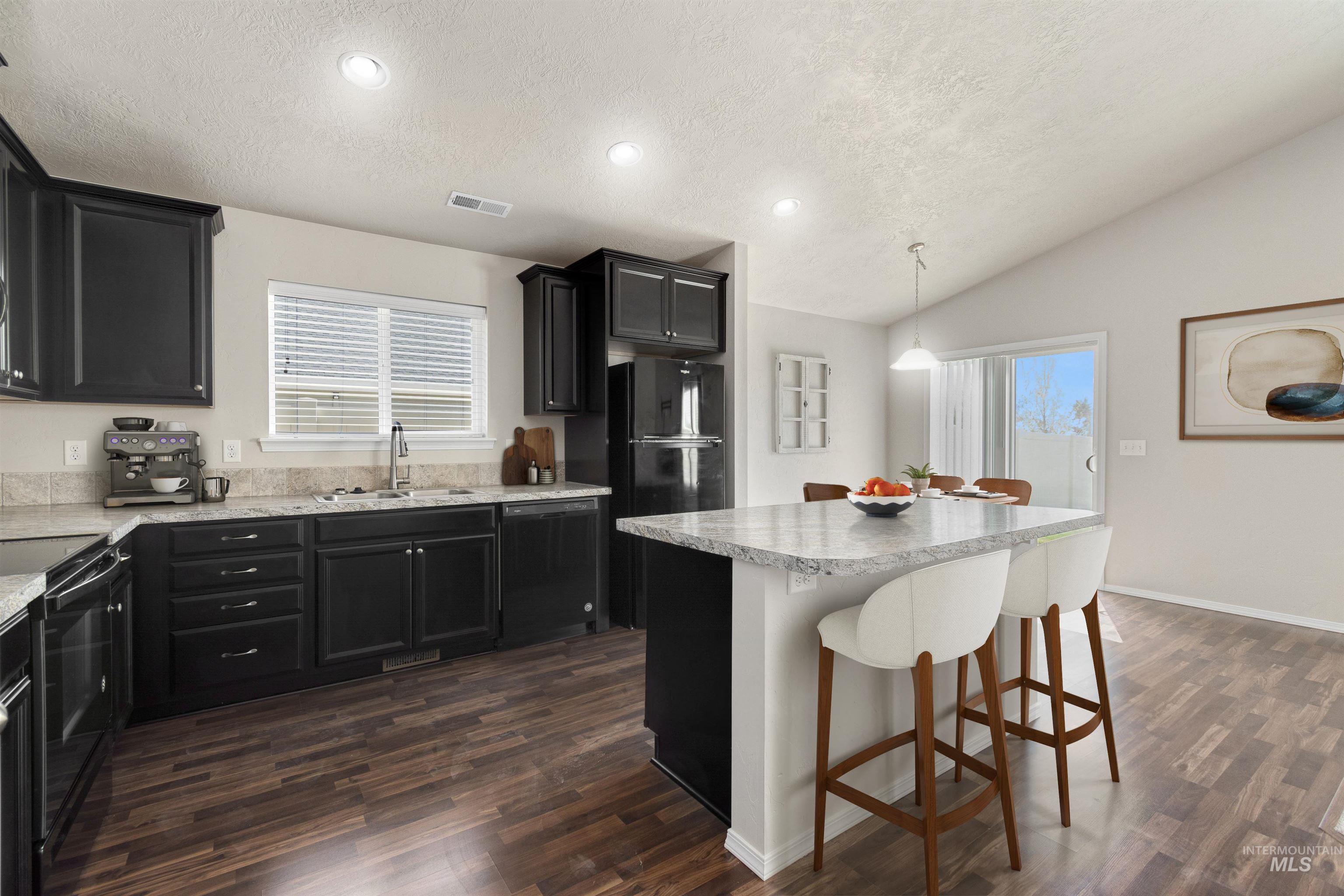 7925 E Bunker Hill St, Nampa, Idaho 83687, 3 Bedrooms, 2 Bathrooms, Residential Income For Sale, Price $414,000, 98924363