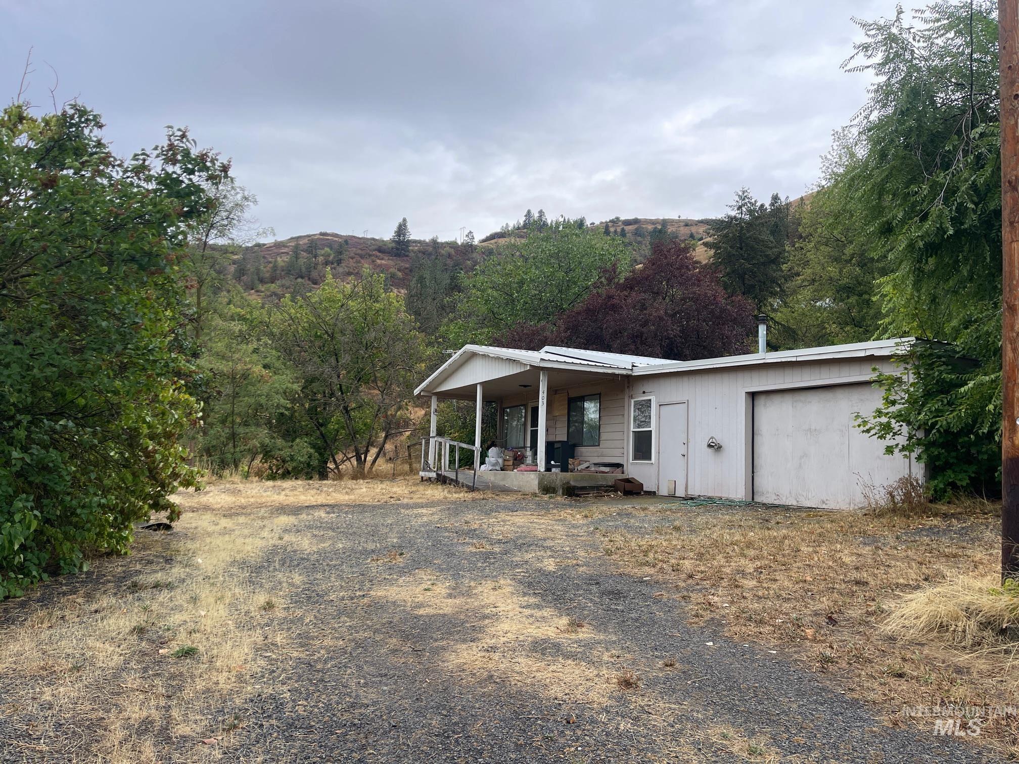 403 Lynn Av, Juliaetta, Idaho 83535, 2 Bedrooms, 2 Bathrooms, Residential For Sale, Price $95,000,MLS 98924369