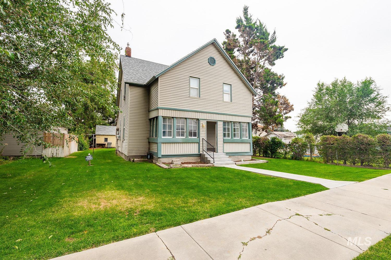 212 N 14th Ave., Nampa, Idaho 83687, 1 Bedroom, 1 Bathroom, Residential Income For Sale, Price $375,000, 98924388