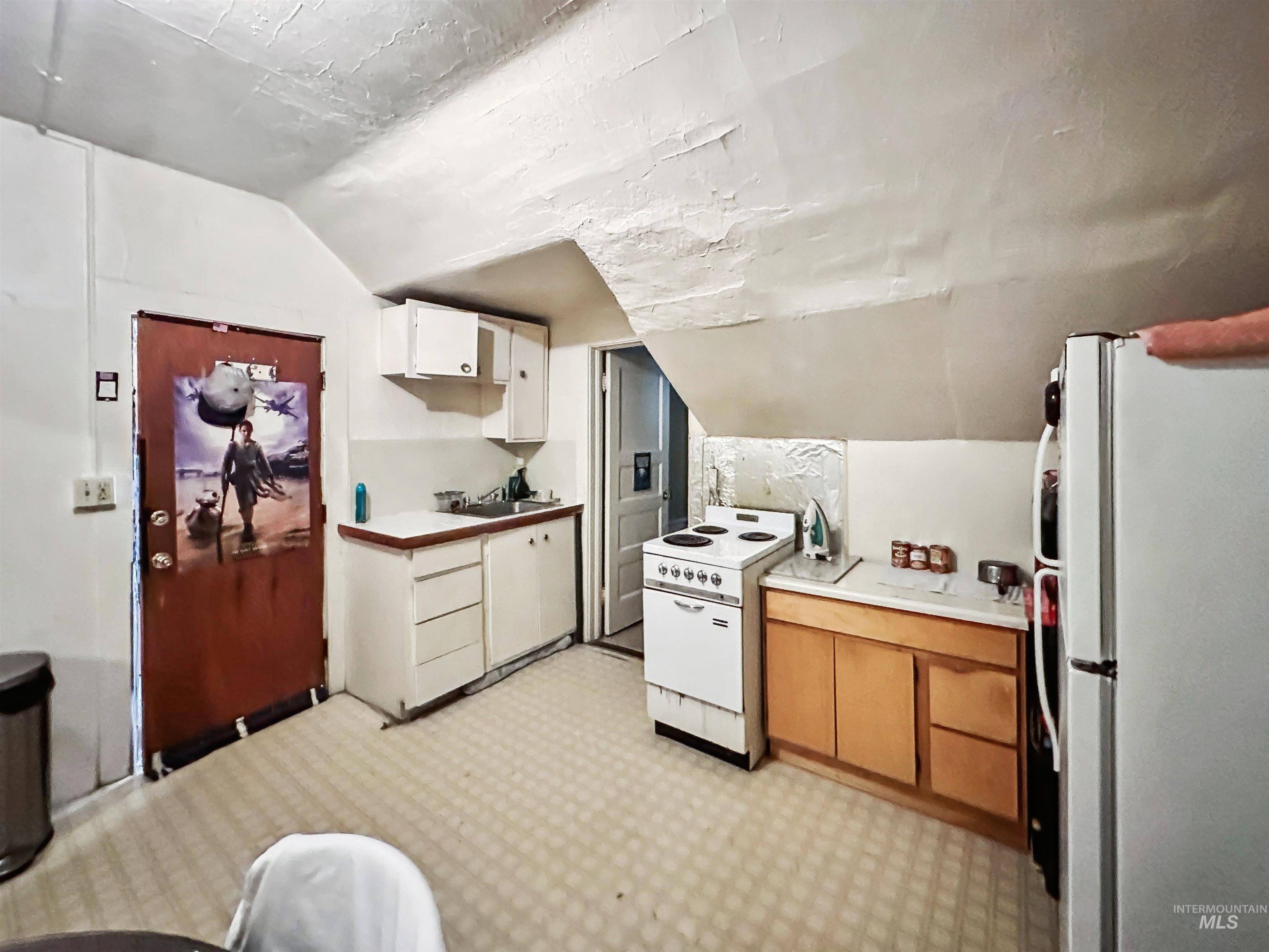 212 N 14th Ave., Nampa, Idaho 83687, 1 Bedroom, 1 Bathroom, Residential Income For Sale, Price $375,000, 98924388