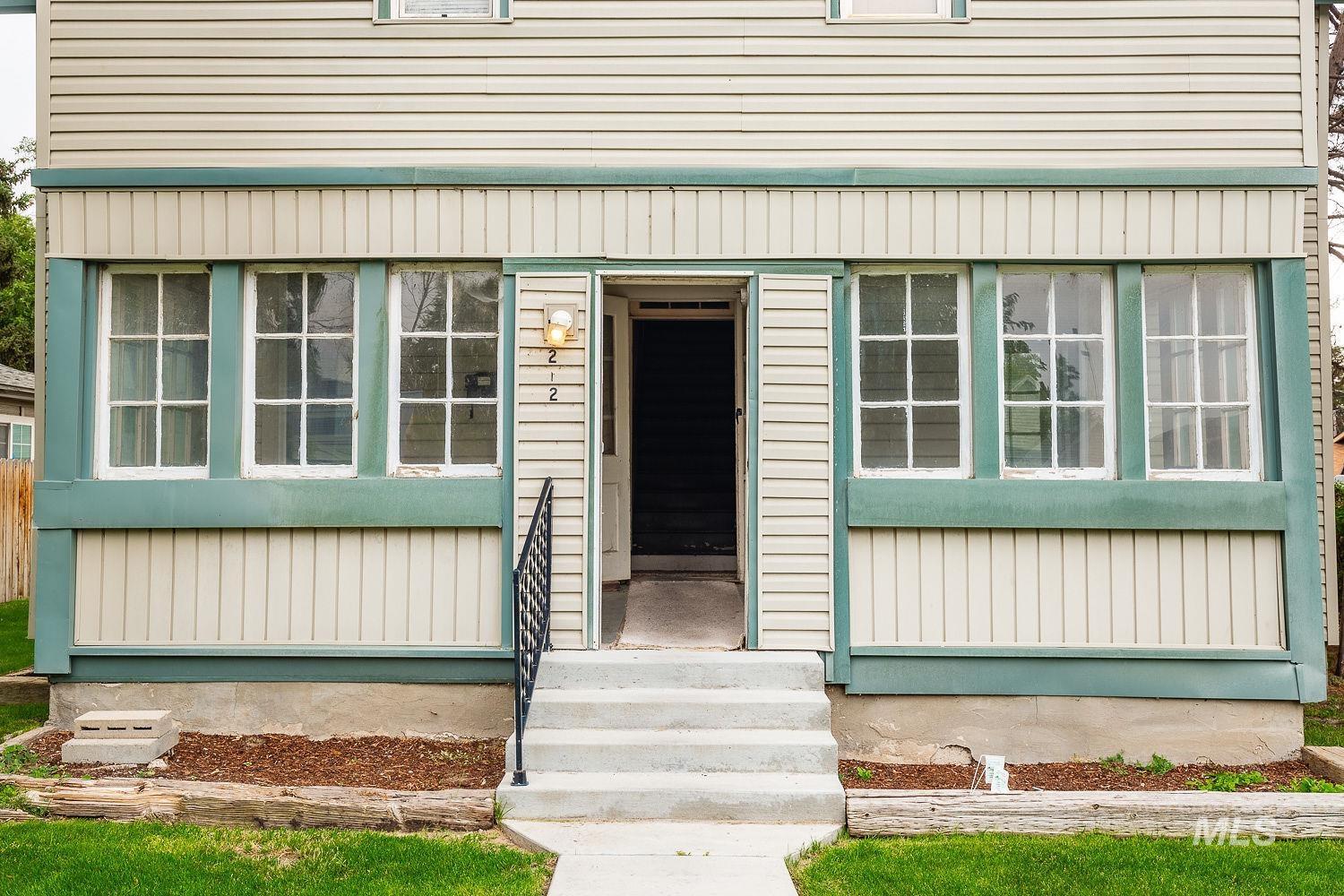 212 N 14th Ave., Nampa, Idaho 83687, 1 Bedroom, 1 Bathroom, Residential Income For Sale, Price $375,000, 98924388
