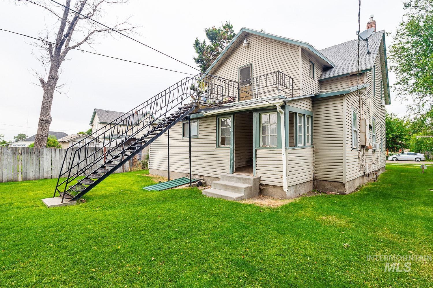 212 N 14th Ave., Nampa, Idaho 83687, 1 Bedroom, 1 Bathroom, Residential Income For Sale, Price $375,000, 98924388