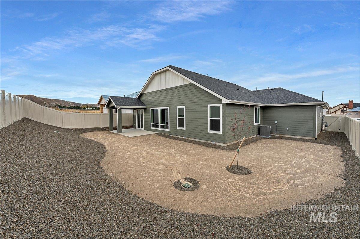 1740 Rome, Emmett, Idaho 83617, 4 Bedrooms, 3 Bathrooms, Residential For Sale, Price $545,000,MLS 98924404