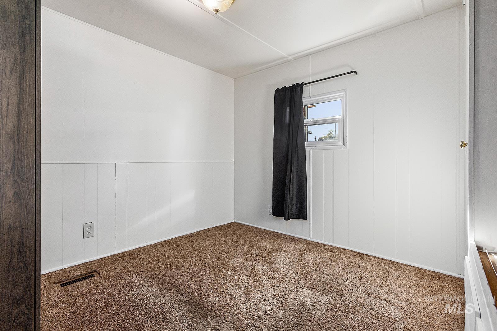 631 Warner Ave, Lewiston, Idaho 83501, 2 Bedrooms, 1 Bathroom, Residential For Sale, Price $39,900, 98924428