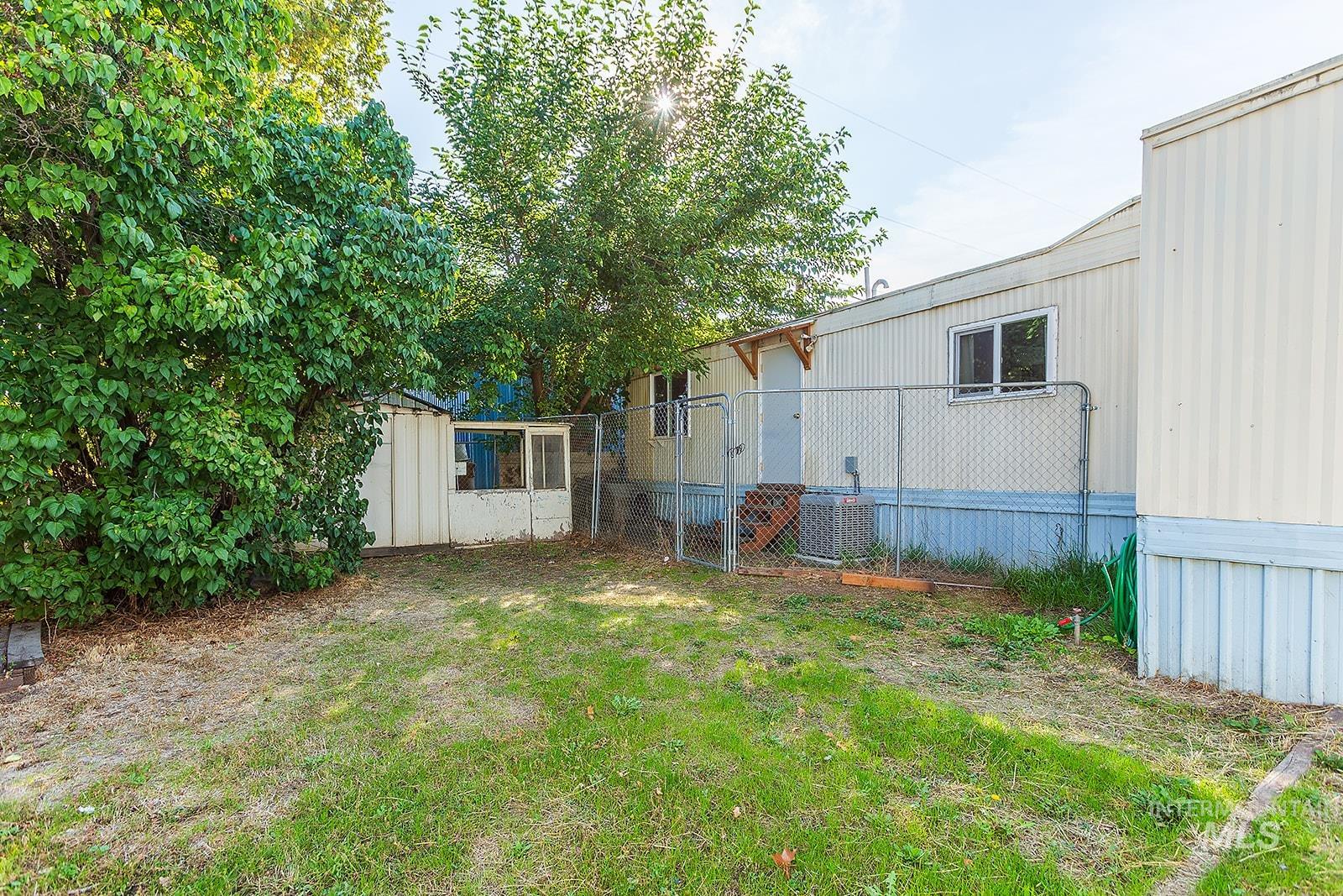 631 Warner Ave, Lewiston, Idaho 83501, 2 Bedrooms, 1 Bathroom, Residential For Sale, Price $39,900, 98924428
