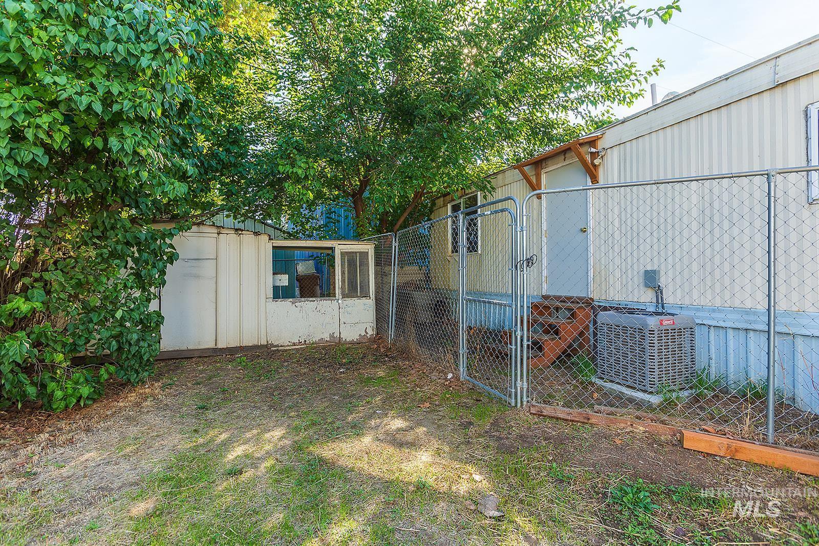 631 Warner Ave, Lewiston, Idaho 83501, 2 Bedrooms, 1 Bathroom, Residential For Sale, Price $39,900, 98924428