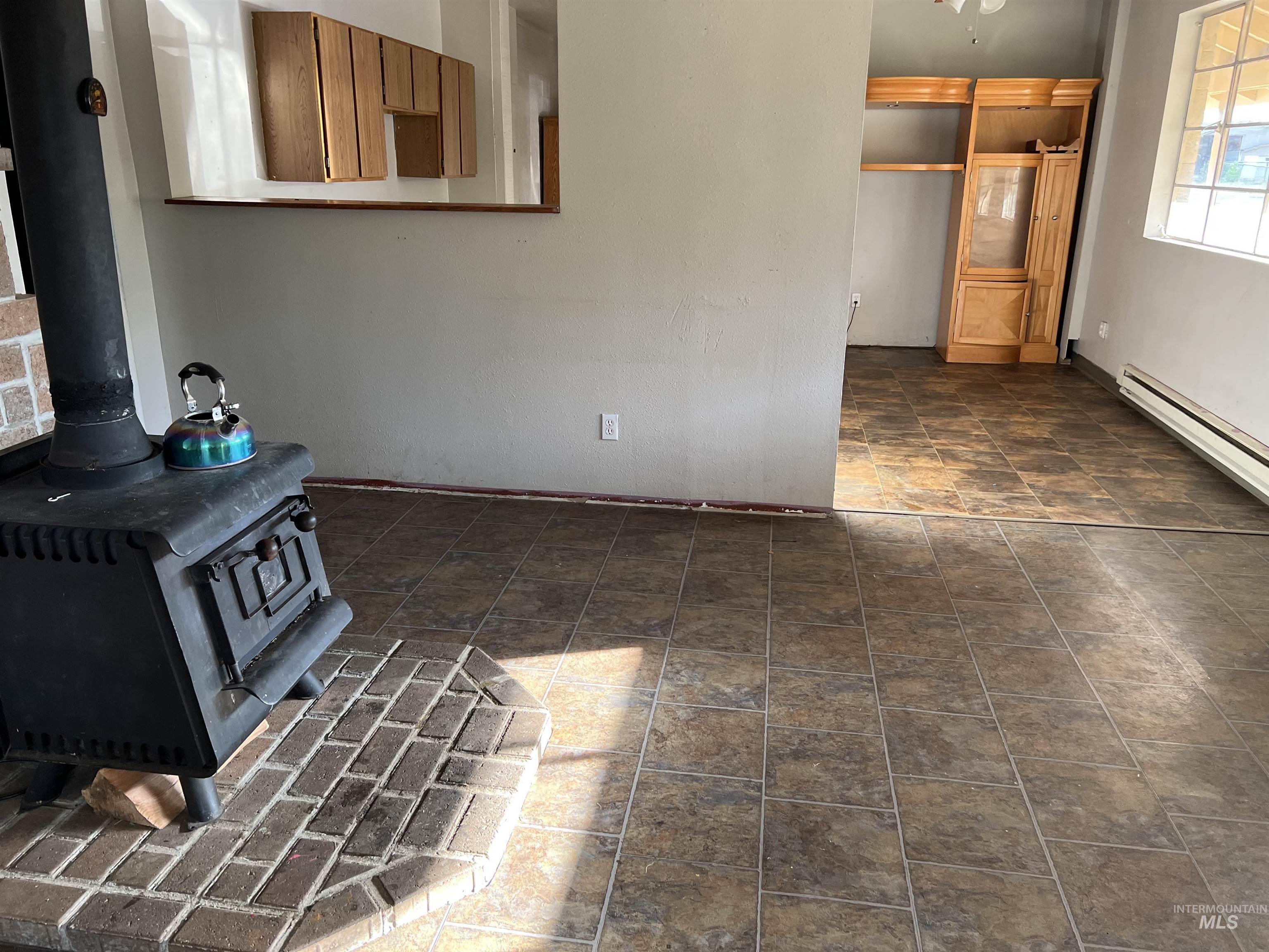 201 S Exeter, Council, Idaho 83612, 3 Bedrooms, 1 Bathroom, Residential Income For Sale, Price $399,900, 98924429