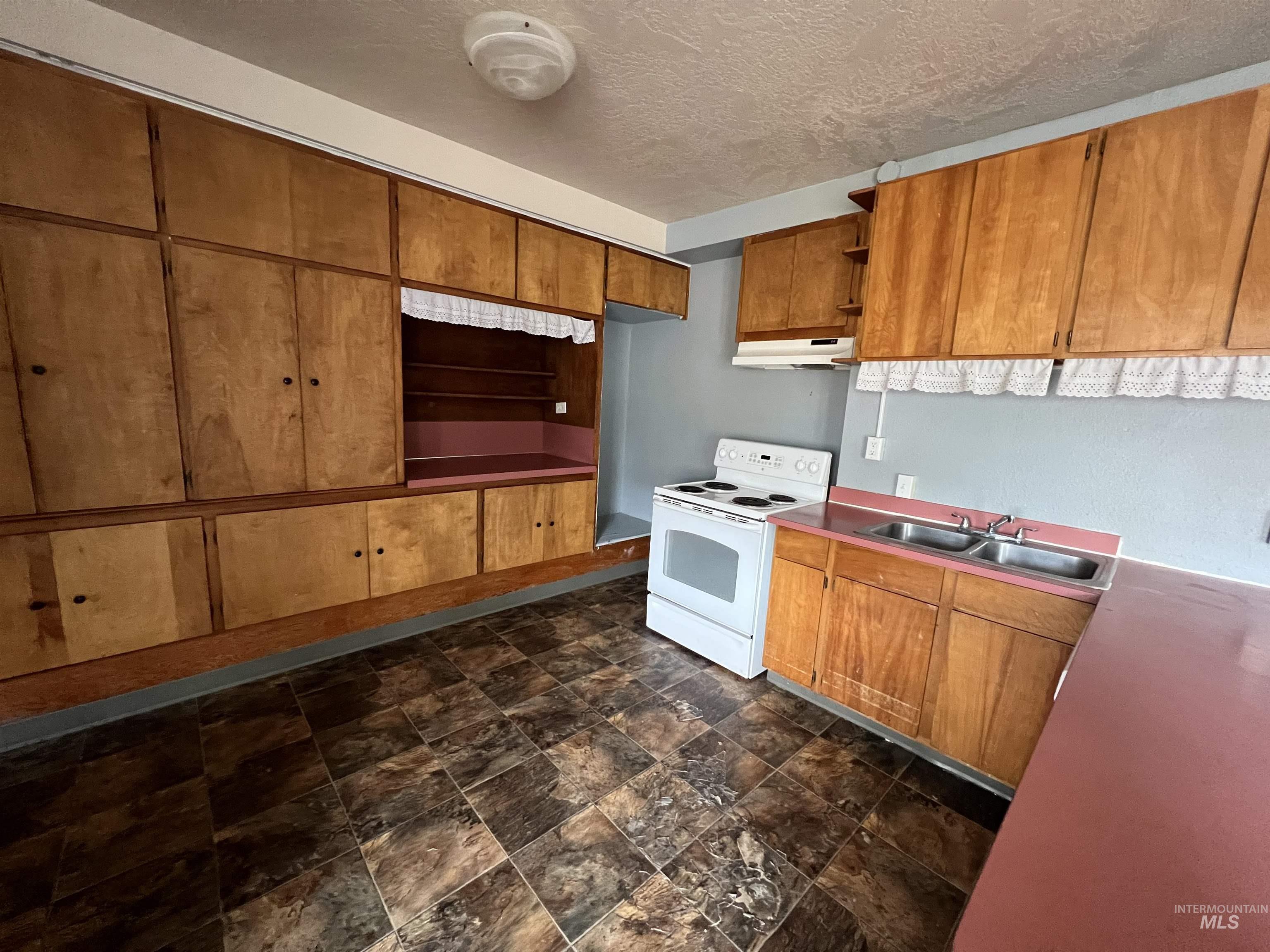 201 S Exeter, Council, Idaho 83612, 3 Bedrooms, 1 Bathroom, Residential Income For Sale, Price $399,900, 98924429
