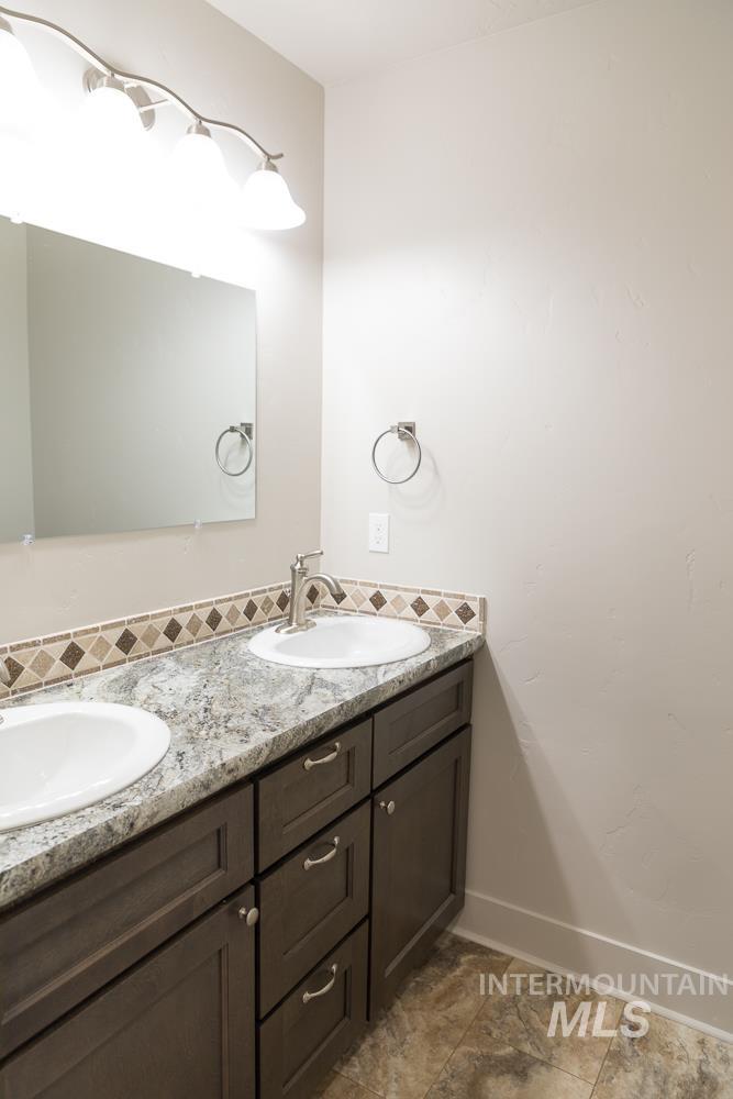 789 NW 3rd #2, Ontario, Oregon 97914, 2 Bedrooms, 1 Bathroom, Rental For Rent, Price $1,650, 98924485