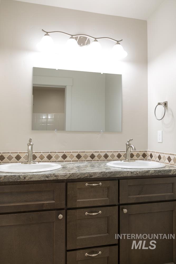 789 NW 3rd #2, Ontario, Oregon 97914, 2 Bedrooms, 1 Bathroom, Rental For Rent, Price $1,650, 98924485