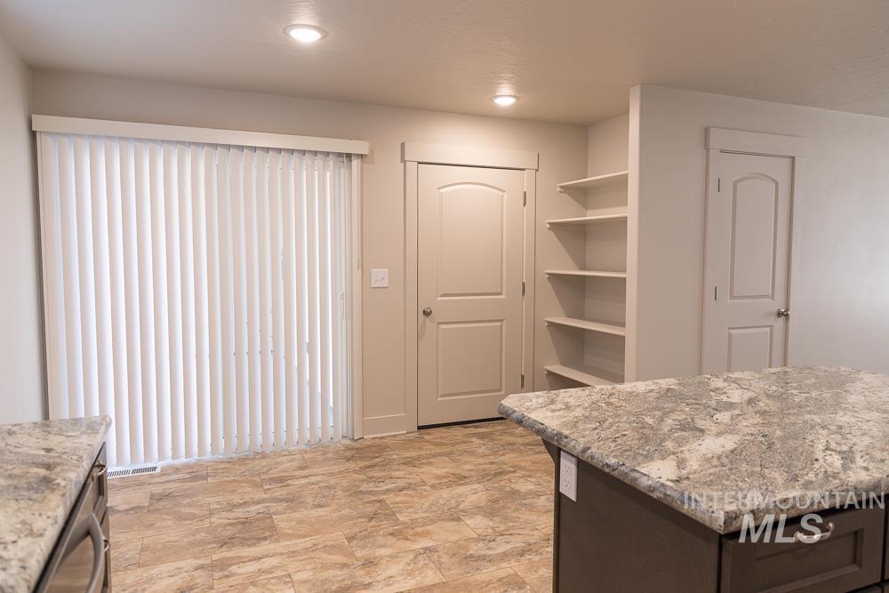 789 NW 3rd #2, Ontario, Oregon 97914, 2 Bedrooms, 1 Bathroom, Rental For Rent, Price $1,650, 98924485