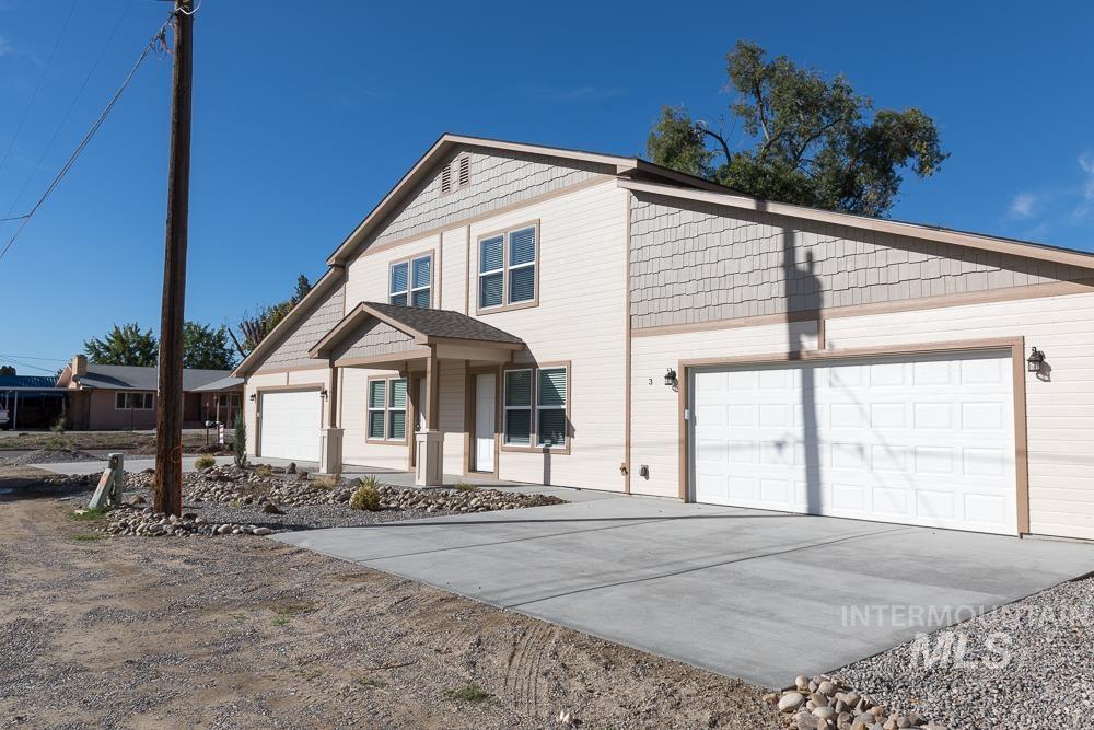 789 NW 3rd #2, Ontario, Oregon 97914, 2 Bedrooms, 1 Bathroom, Rental For Rent, Price $1,650, 98924485