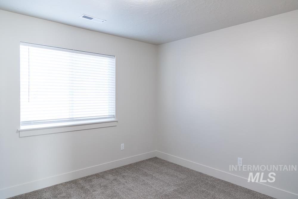 789 NW 3rd #2, Ontario, Oregon 97914, 2 Bedrooms, 1 Bathroom, Rental For Rent, Price $1,650, 98924485